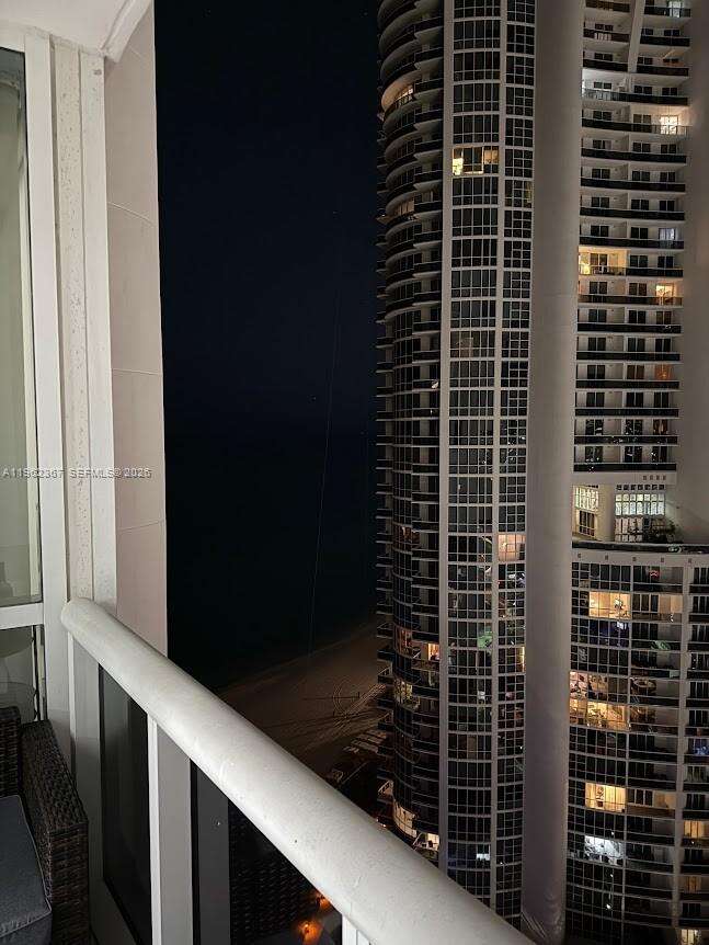 TRUMP ROYALE - 18201 Collins Ave, Sunny Isles Beach, FL 33160 | Picture 4