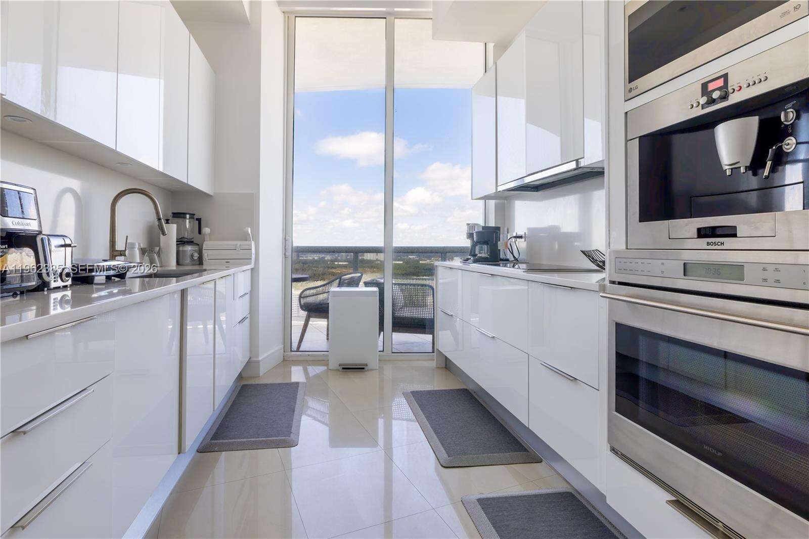 TDR TOWER I - 16001 Collins Ave, Sunny Isles Beach, FL 33160 | Picture 11