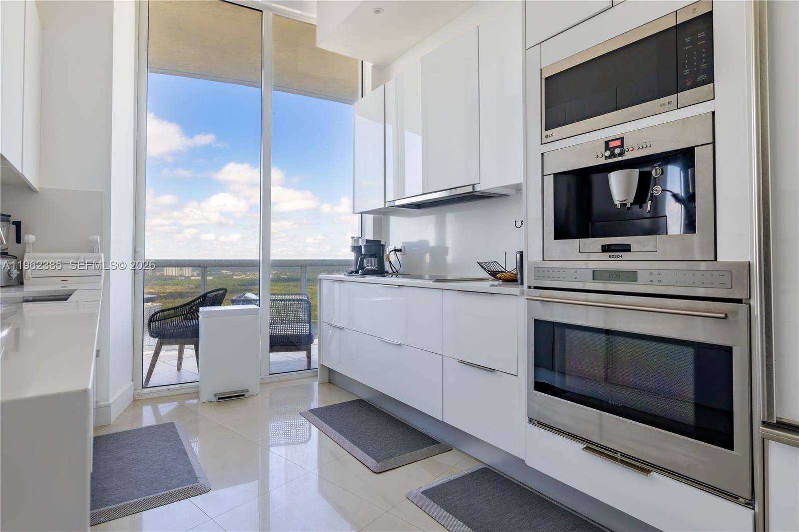 TDR TOWER I - 16001 Collins Ave, Sunny Isles Beach, FL 33160 | Picture 10