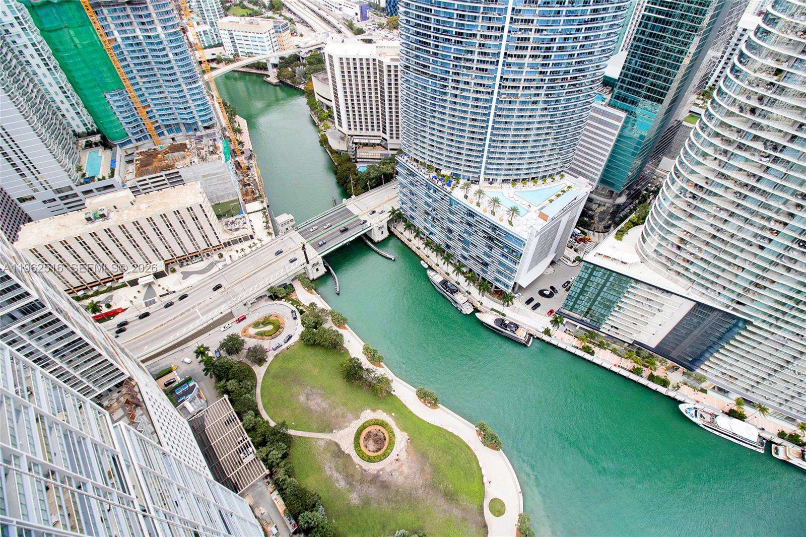 ICONBRICKELL CONDO NO 1 - 465 Brickell Ave, Miami, FL 33131 | Picture 2