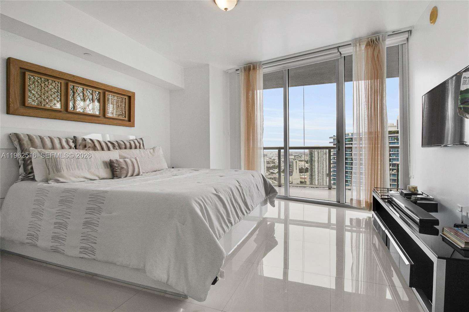 ICONBRICKELL CONDO NO 1 - 465 Brickell Ave, Miami, FL 33131 | Picture 15