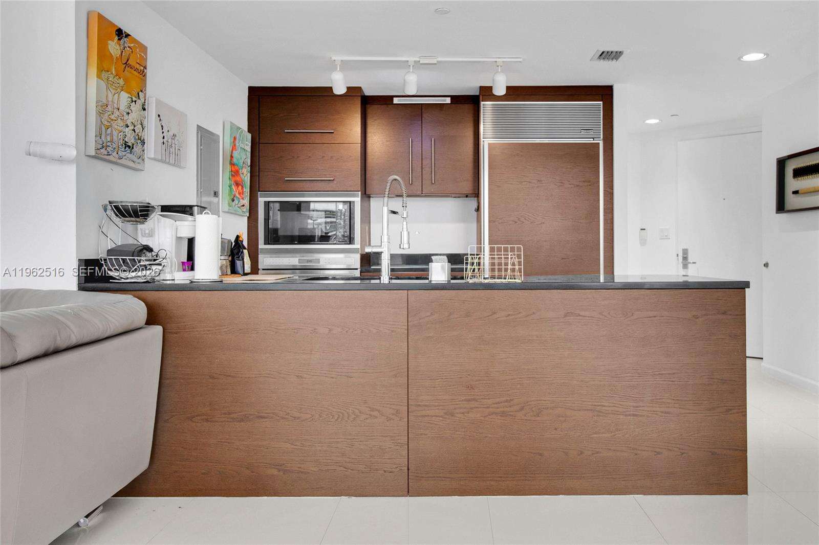 ICONBRICKELL CONDO NO 1 - 465 Brickell Ave, Miami, FL 33131 | Picture 9