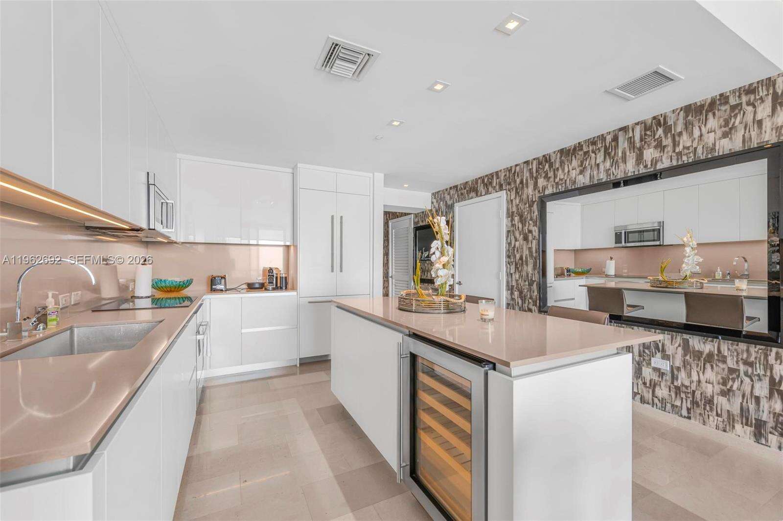 Rise Brickell at 88 7 St, Miami, FL 33130 - For Sale photo 2