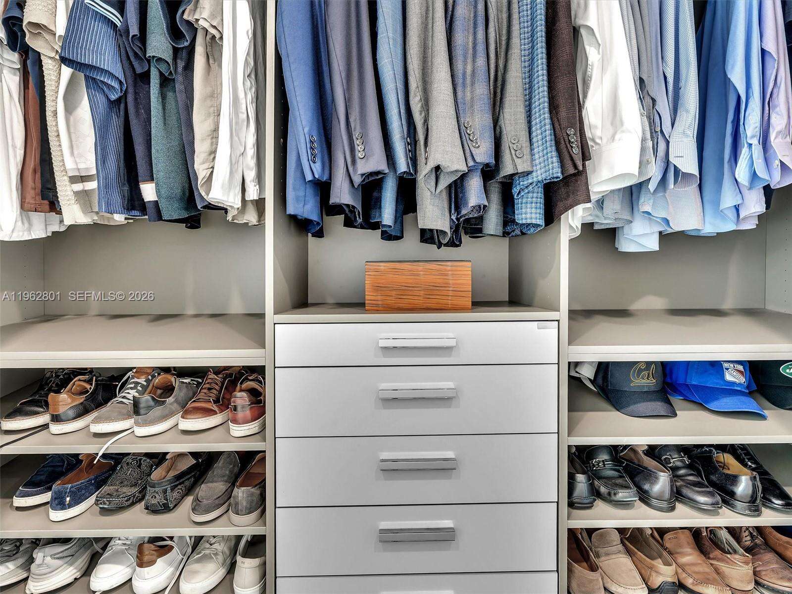 THE MARK ON BRICKELL - 1155 Brickell Bay Dr, Miami, FL 33131 | Picture 15