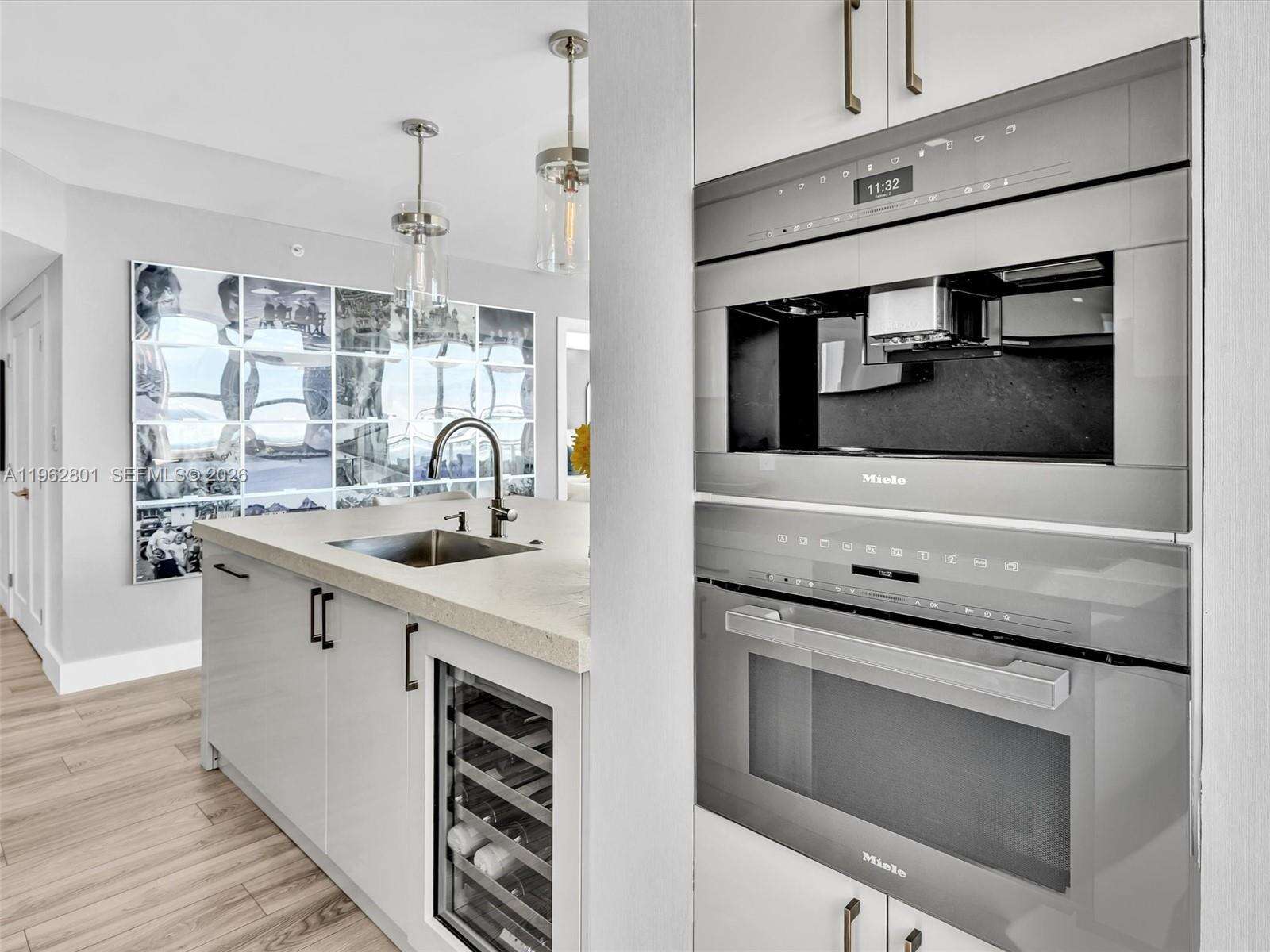 THE MARK ON BRICKELL - 1155 Brickell Bay Dr, Miami, FL 33131 | Picture 7