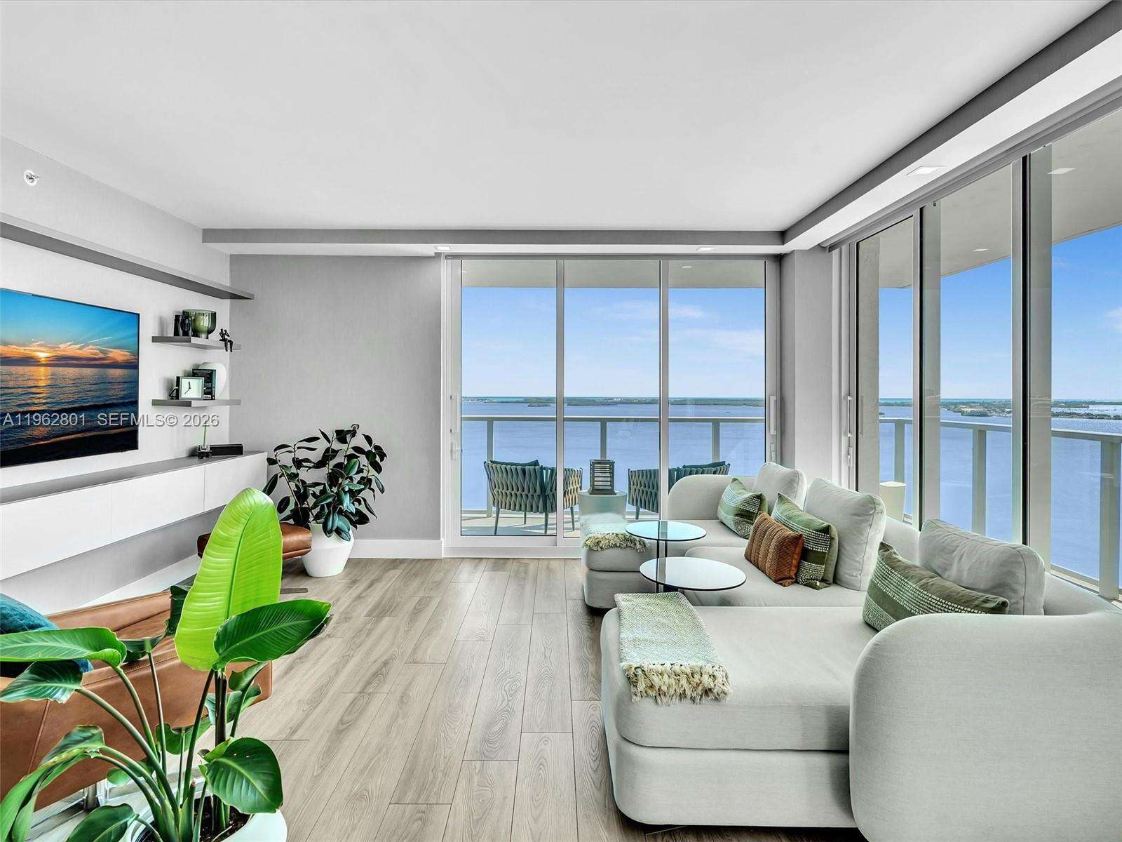 THE MARK ON BRICKELL - 1155 Brickell Bay Dr, Miami, FL 33131 | Picture 8