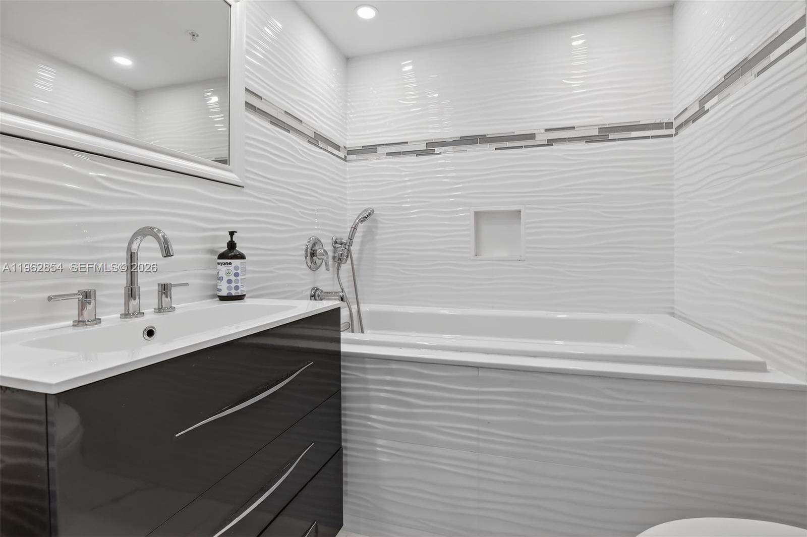 100 HIDDEN BAY - 3370 Hidden Bay Dr, Aventura, FL 33180 | Picture 36