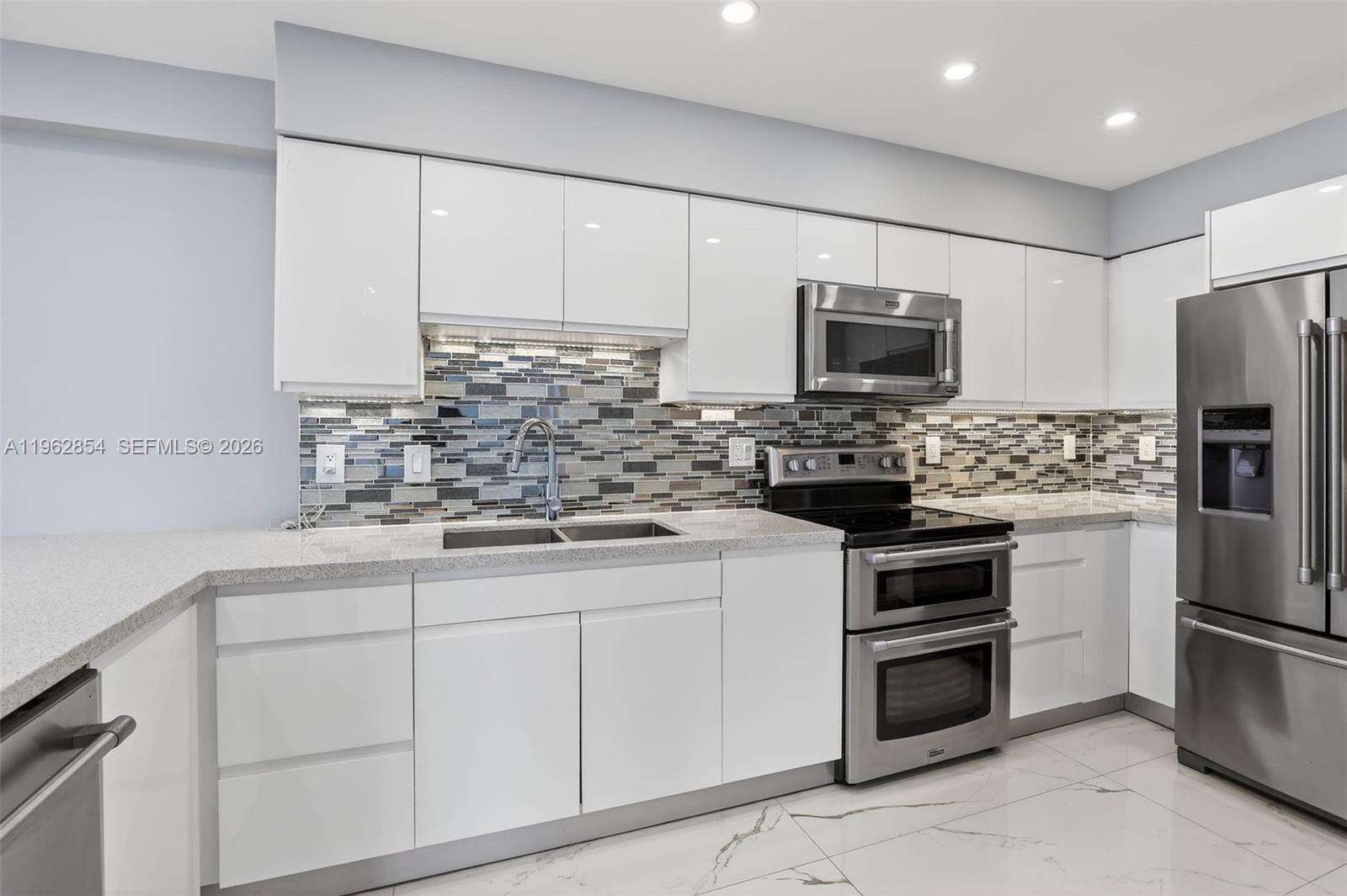 100 HIDDEN BAY - 3370 Hidden Bay Dr, Aventura, FL 33180 | Picture 9