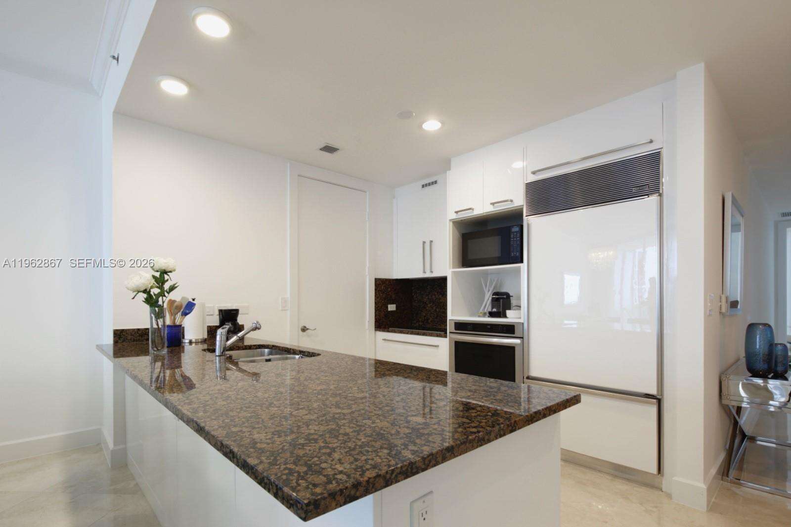 TDR TOWER I - 16001 Collins Ave, Sunny Isles Beach, FL 33160 | Picture 7