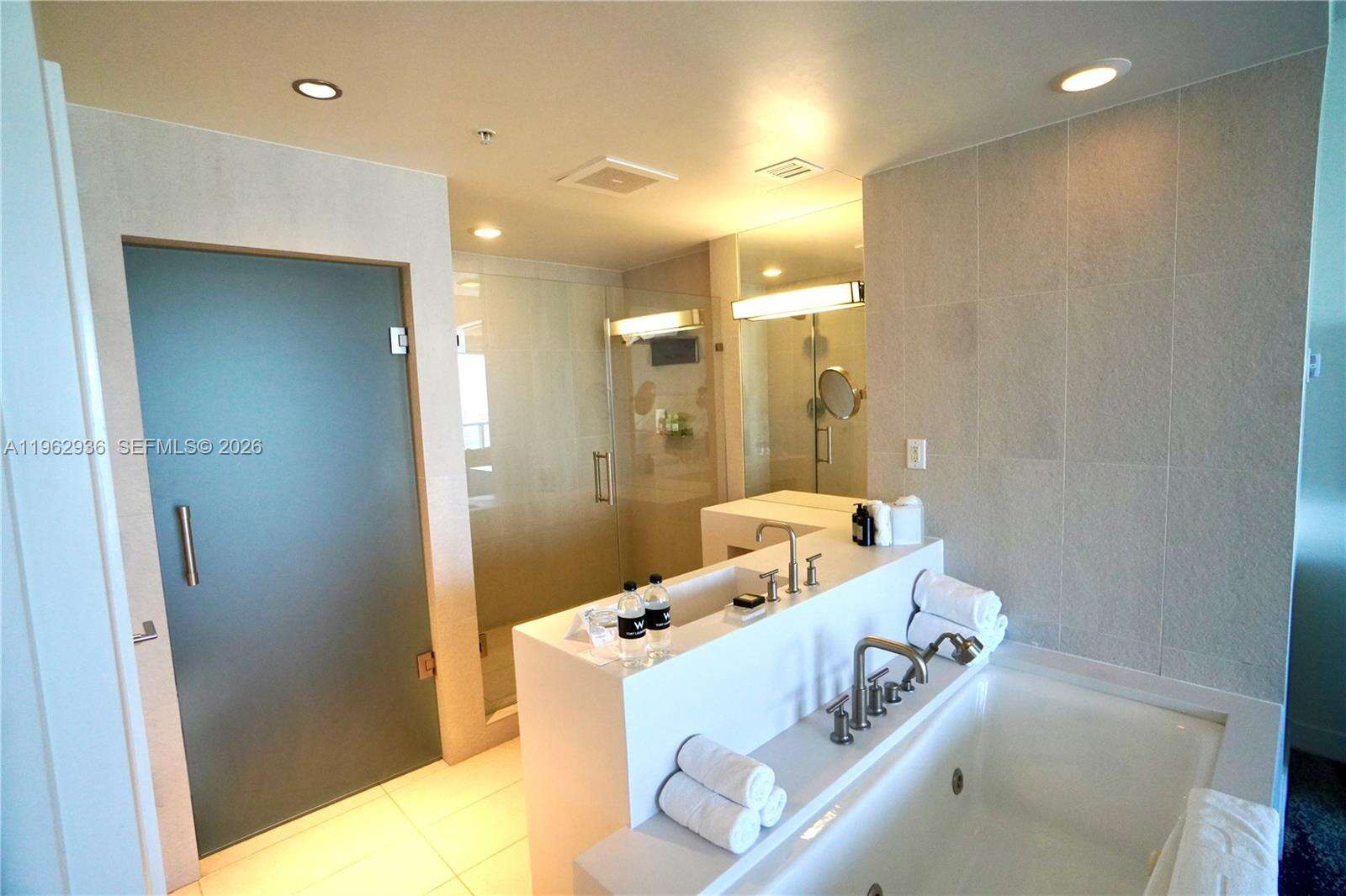 FORT LAUDERDALE RESIDENCES - 3101 Bayshore Dr, Fort Lauderdale, FL 33304 | Picture 19