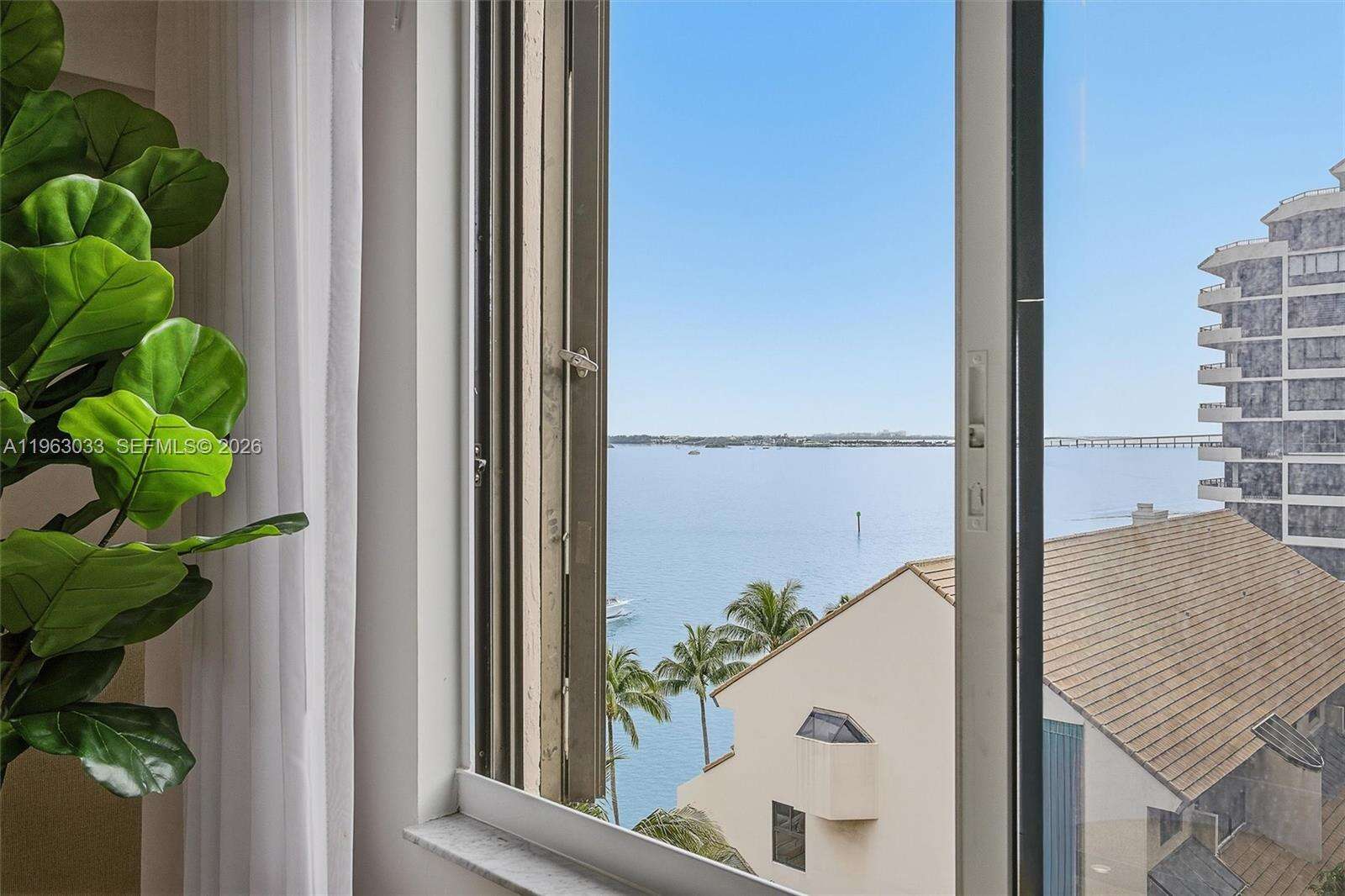 Brickell Key 2 at 540 Brickell Key Dr, Miami, FL 33131 - For Sale photo 16