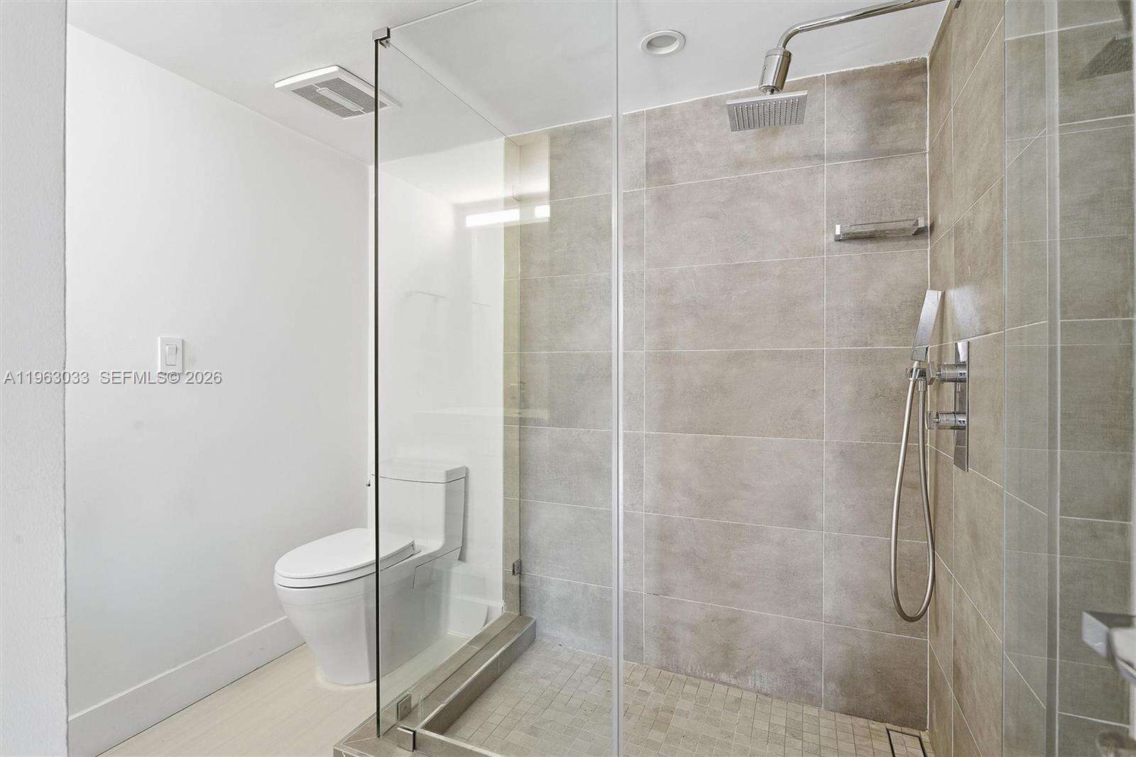 Brickell Key 2 at 540 Brickell Key Dr, Miami, FL 33131 - For Sale photo 20