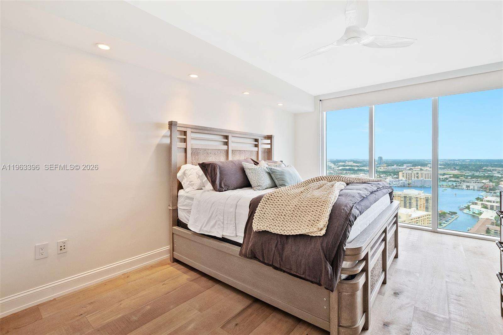 BEACH CLUB THREE - 1800 Ocean Dr, Hallandale Beach, FL 33009 | Picture 15