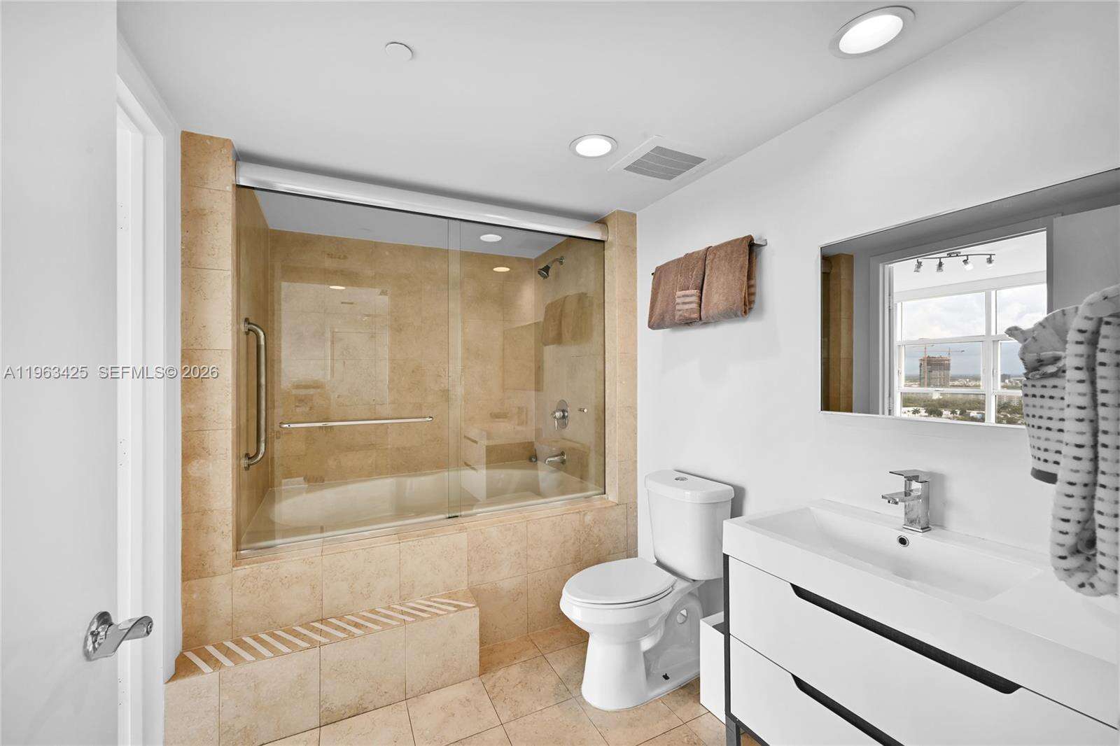 The Beach Club Two at 1830 Ocean Dr, Hallandale Beach, FL 33009 - For Sale photo 18