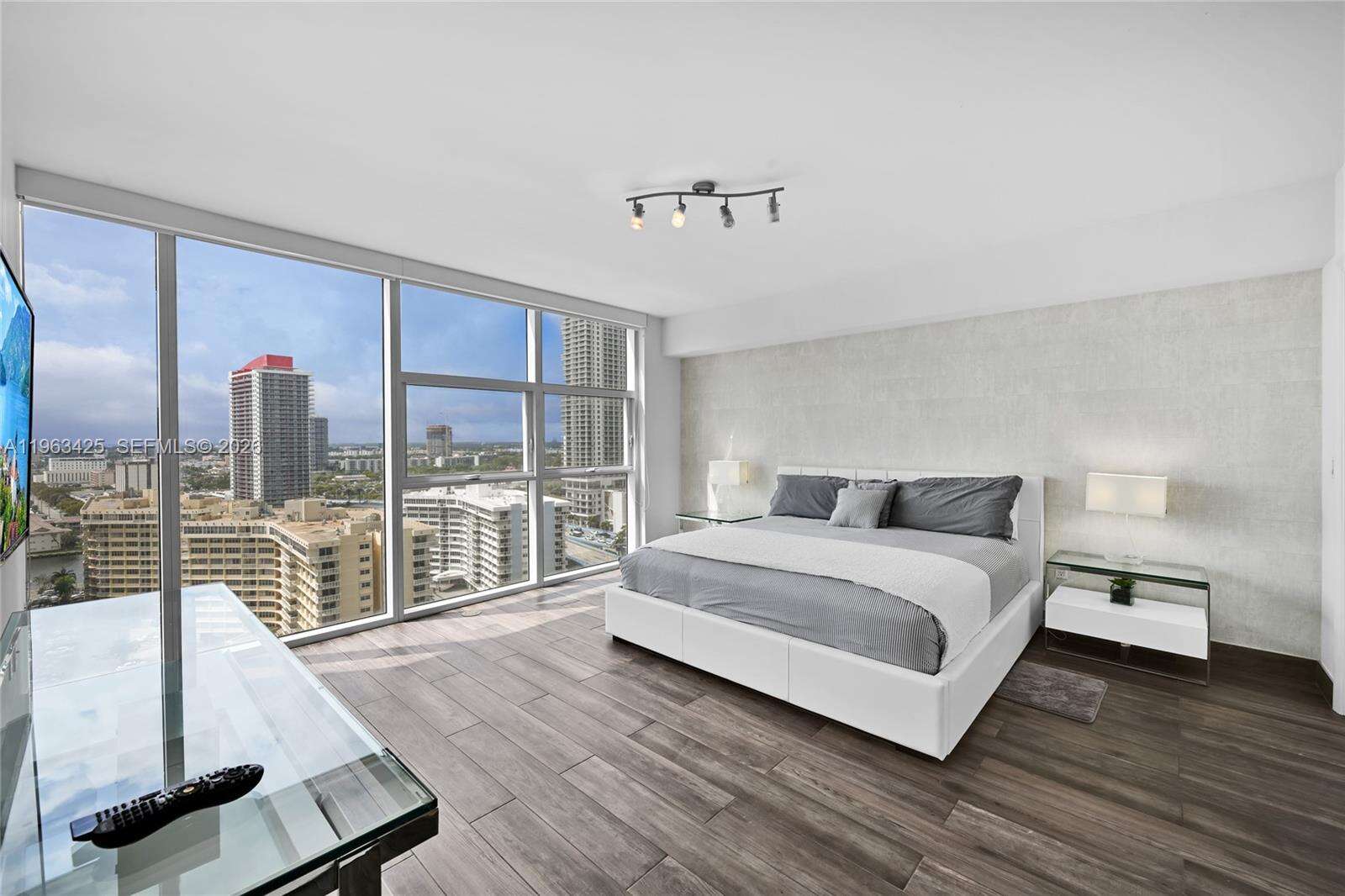 The Beach Club Two at 1830 Ocean Dr, Hallandale Beach, FL 33009 - For Sale photo 8