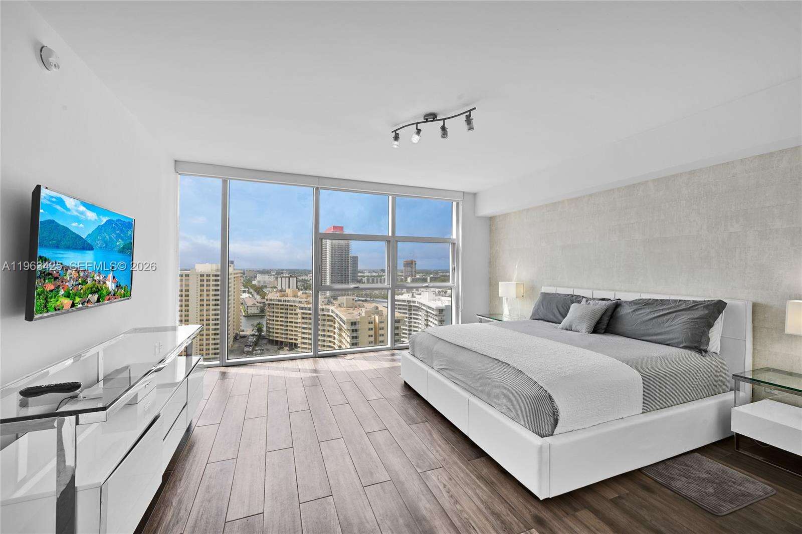 The Beach Club Two at 1830 Ocean Dr, Hallandale Beach, FL 33009 - For Sale photo 9