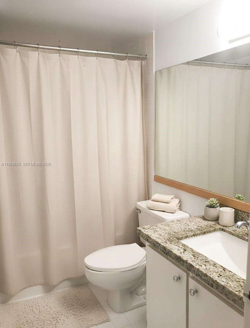 Isola at Miami, FL 33131 - For Sale photo 4