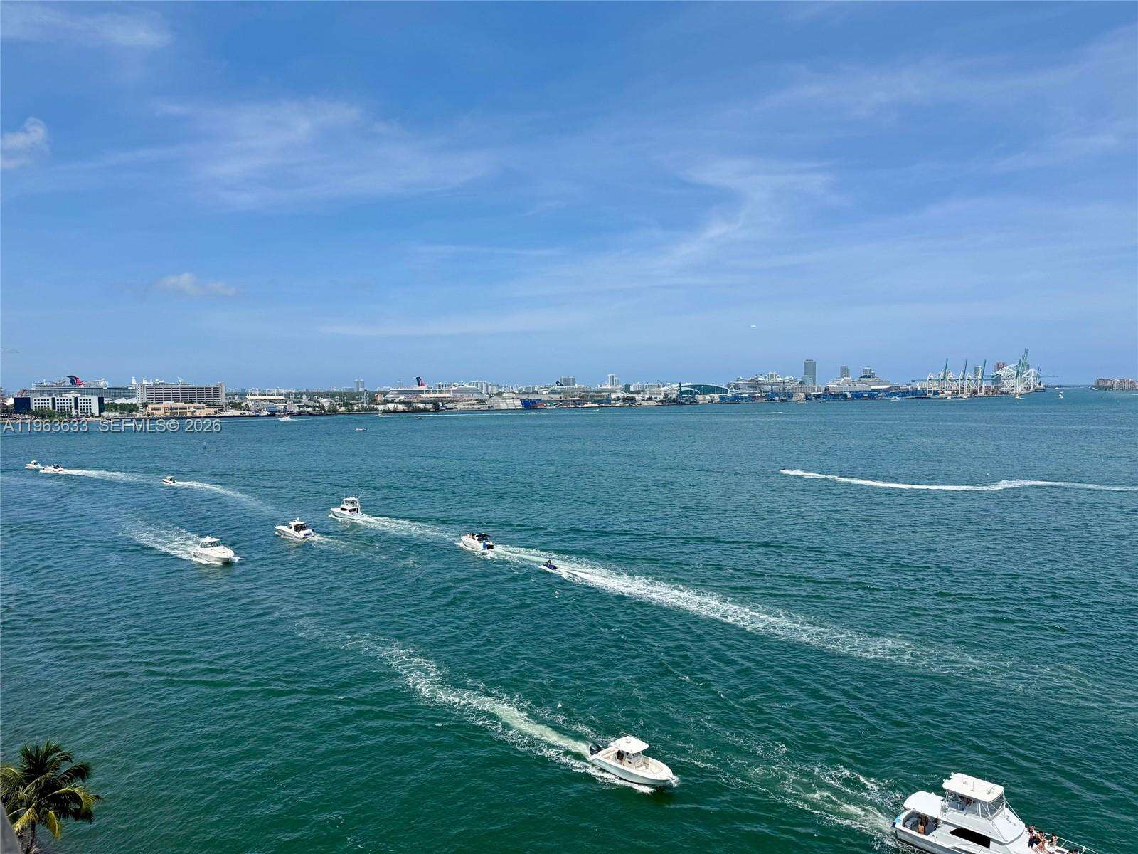 Isola at Miami, FL 33131 - For Sale photo 7
