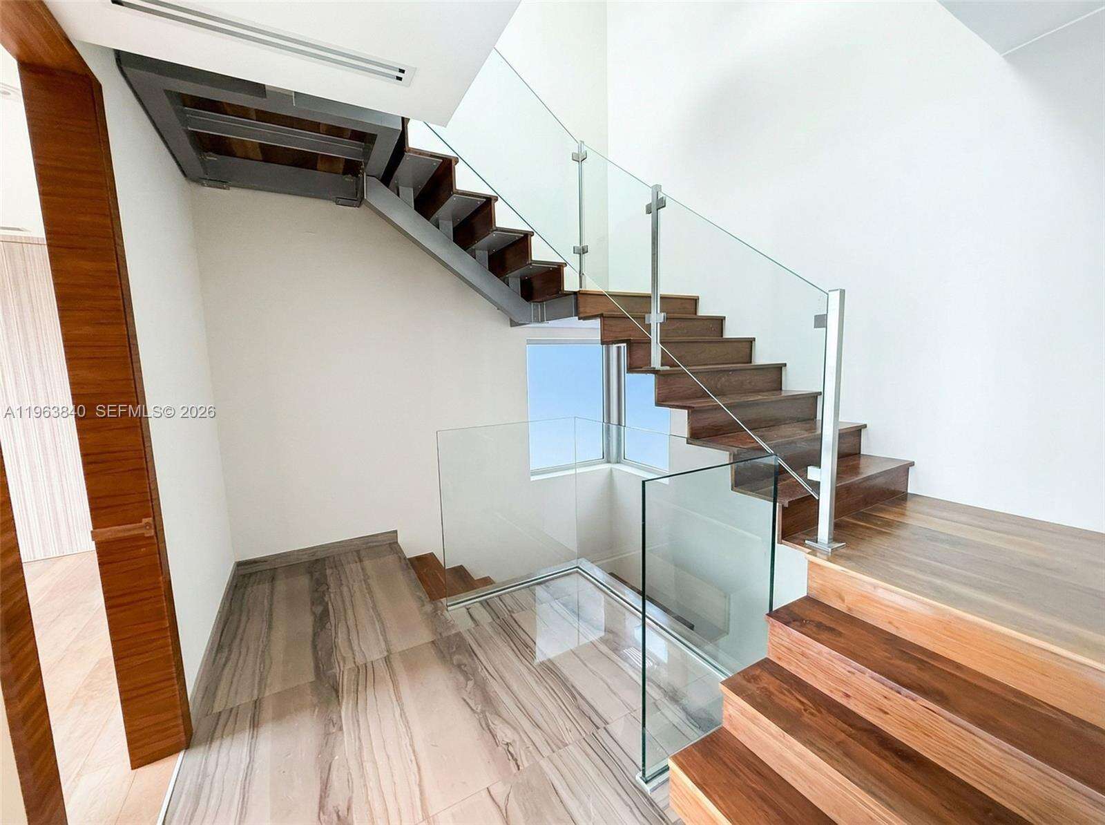 MINT - 92 3 St, Miami, FL 33130 | Picture 12