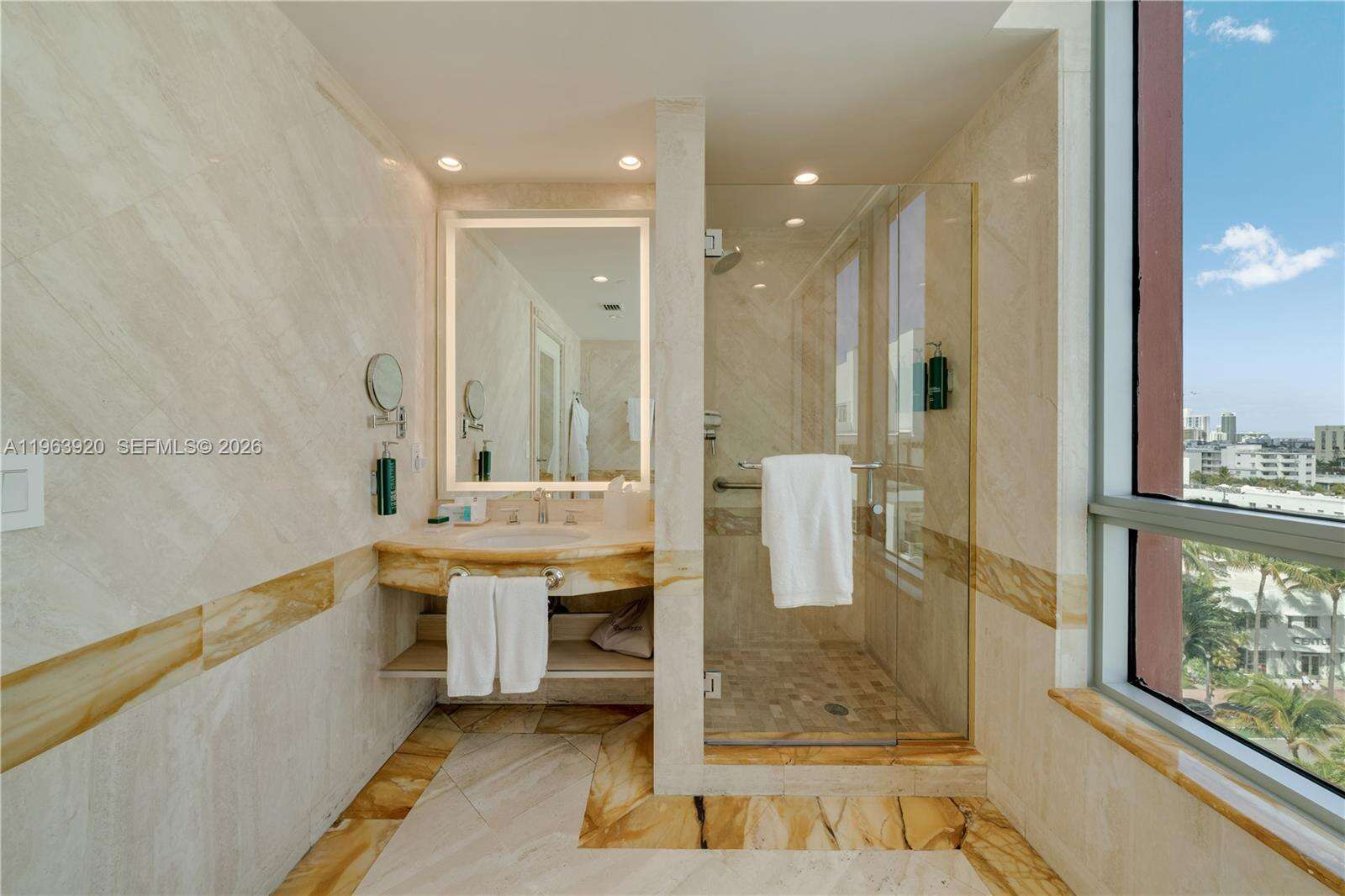 Hilton Bentley at 101 Ocean Dr, Miami Beach, FL 33139 - For Sale photo 12