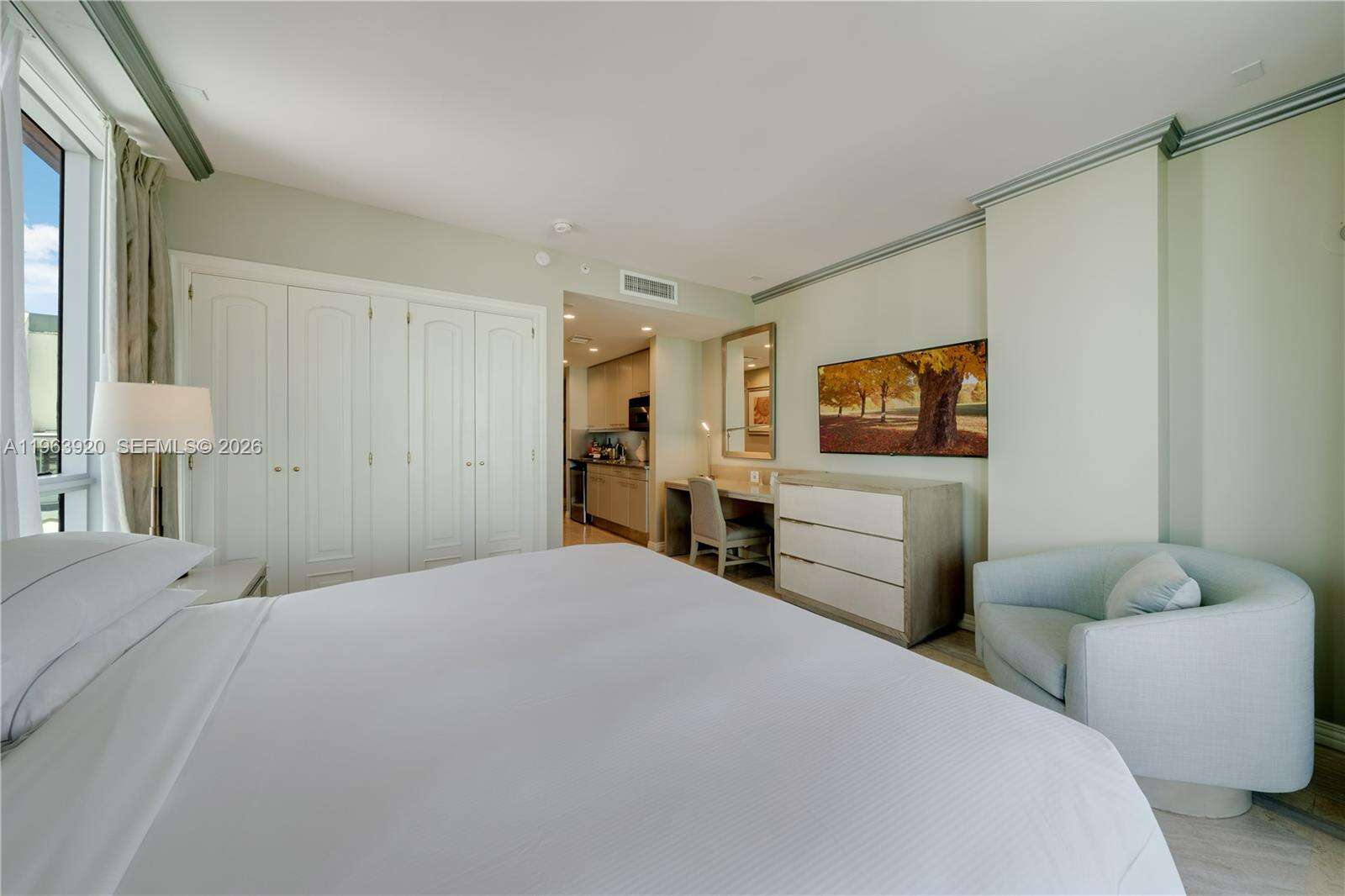 Hilton Bentley at 101 Ocean Dr, Miami Beach, FL 33139 - For Sale photo 8