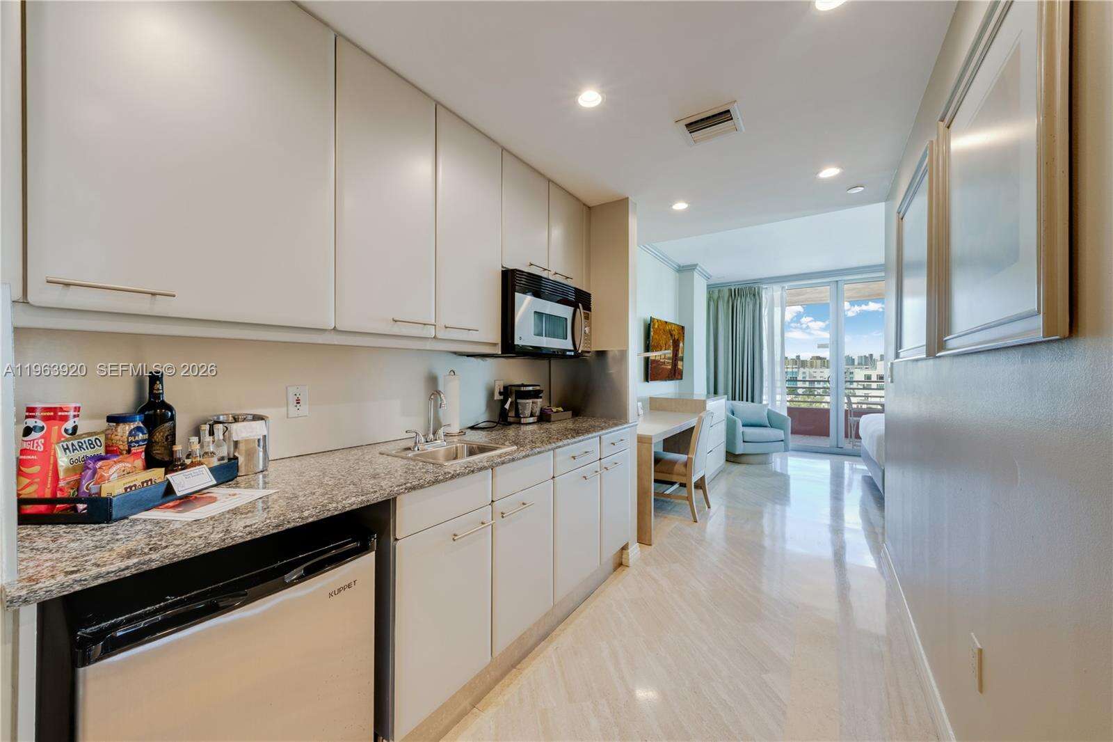 Hilton Bentley at 101 Ocean Dr, Miami Beach, FL 33139 - For Sale photo 9