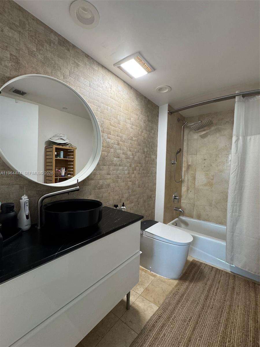 BEACH CLUB THREE - 1800 Ocean Dr, Hallandale Beach, FL 33009 | Picture 22