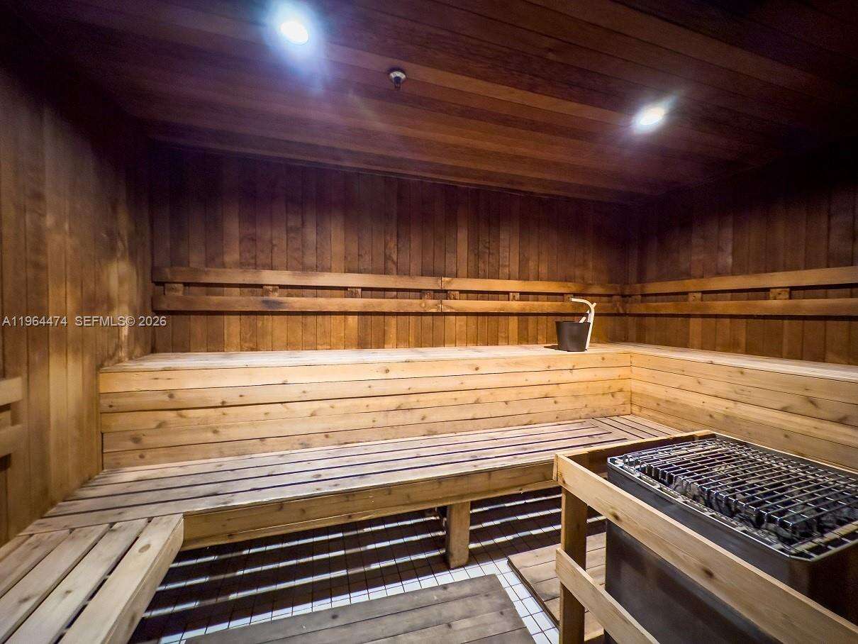 BEACH CLUB THREE - 1800 Ocean Dr, Hallandale Beach, FL 33009 | Picture 26