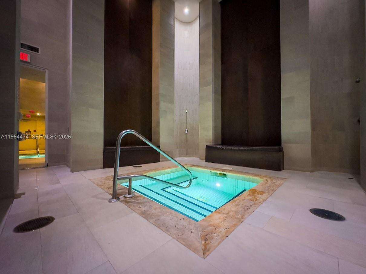 BEACH CLUB THREE - 1800 Ocean Dr, Hallandale Beach, FL 33009 | Picture 27