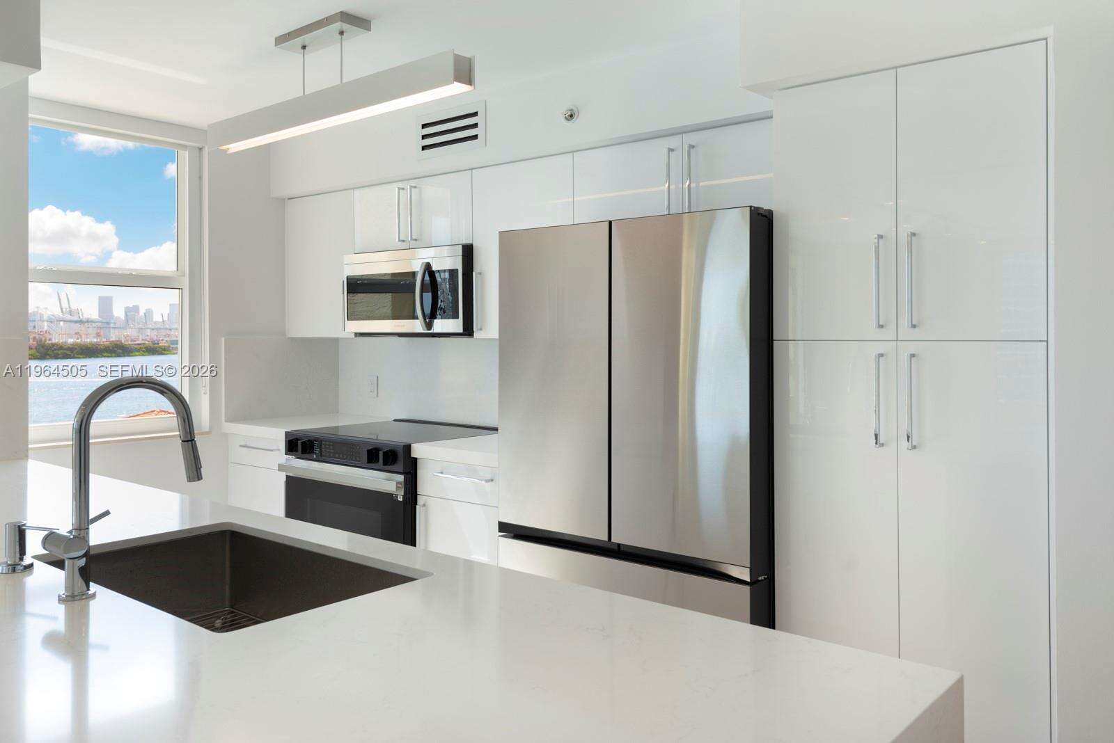 YACHT CLUB AT PORTOFINO - 90 Alton Rd, Miami Beach, FL 33139 | Picture 13