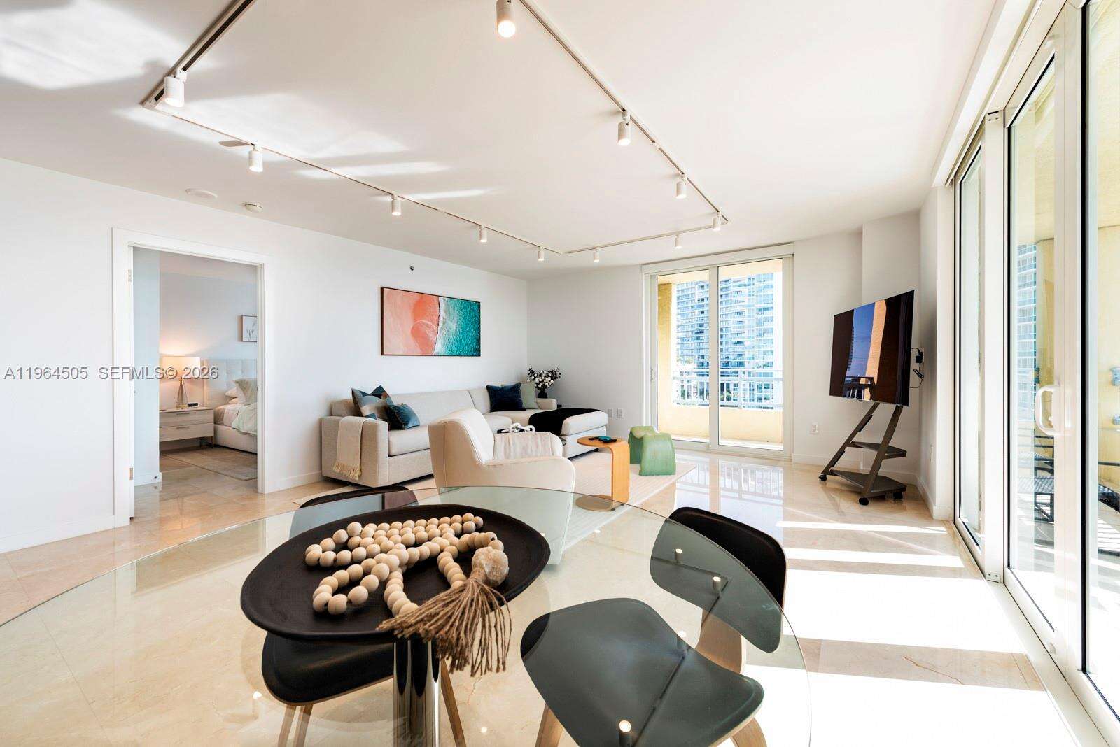 YACHT CLUB AT PORTOFINO - 90 Alton Rd, Miami Beach, FL 33139 | Picture 25