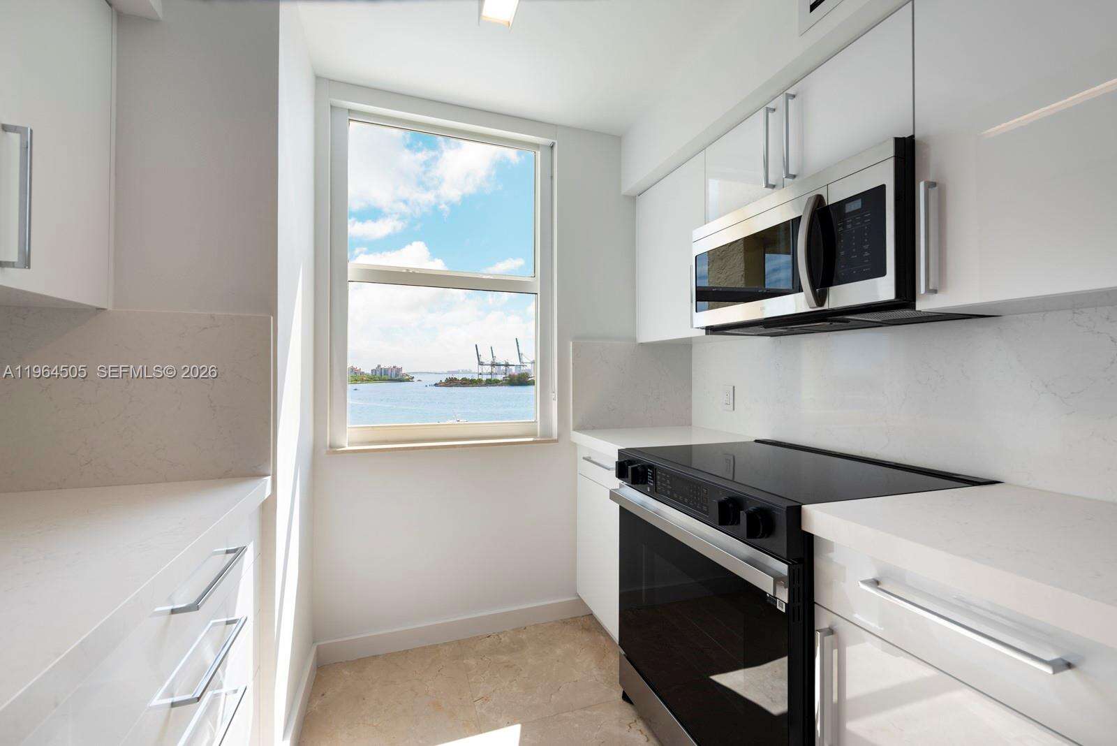 YACHT CLUB AT PORTOFINO - 90 Alton Rd, Miami Beach, FL 33139 | Picture 6