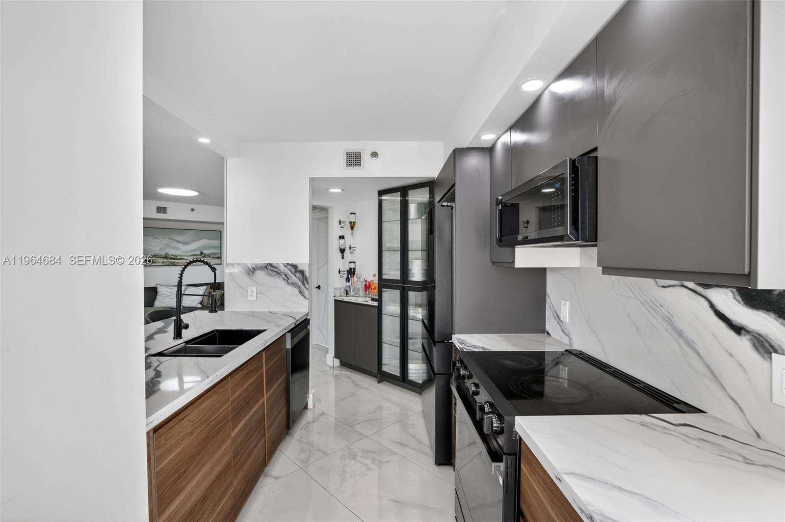 1000 Williams Island at 1000 Island Blvd, Aventura, FL 33160 - For Sale photo 3