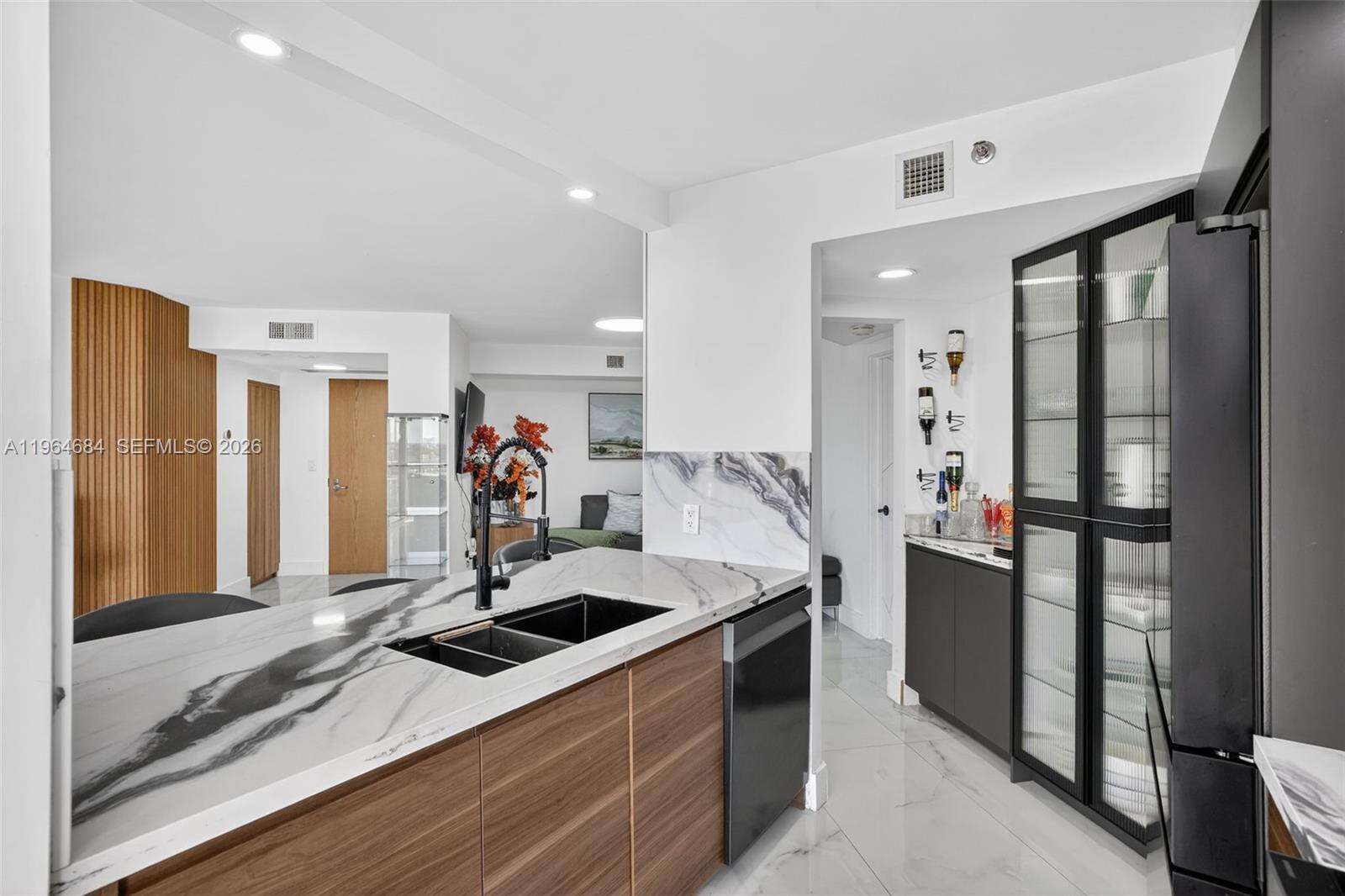 1000 Williams Island at 1000 Island Blvd, Aventura, FL 33160 - For Sale photo 4