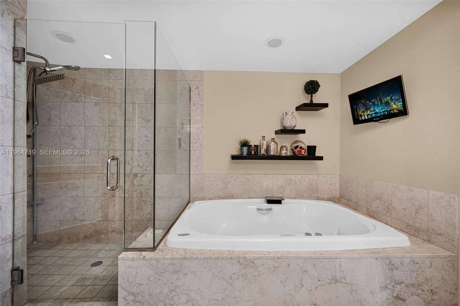 JADE RESIDENCES AT BRICKELL BAY - 1331 Brickell Bay Dr, Miami, FL 33131 | Picture 19