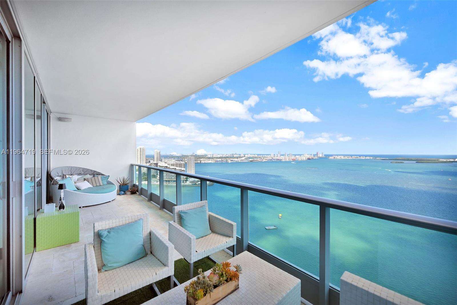 JADE RESIDENCES AT BRICKELL BAY - 1331 Brickell Bay Dr, Miami, FL 33131 | Picture 6