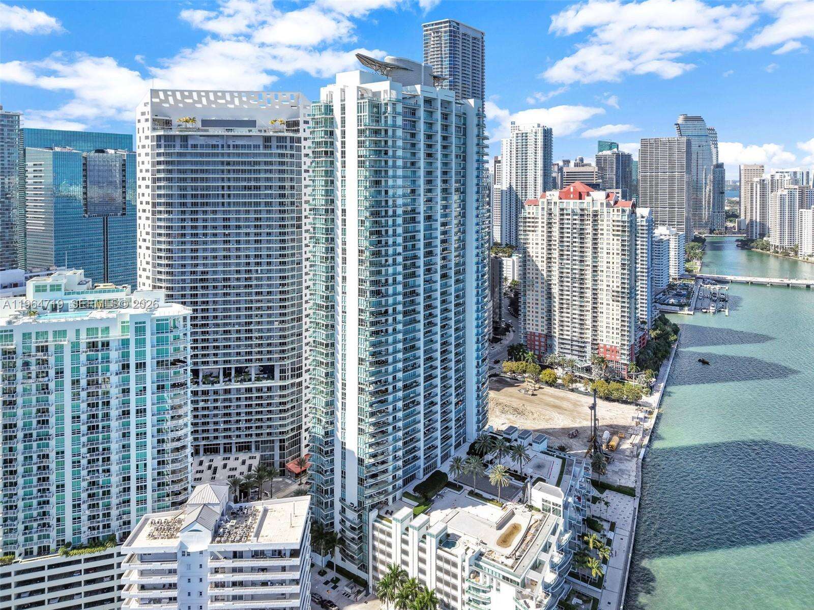 JADE RESIDENCES AT BRICKELL BAY - 1331 Brickell Bay Dr, Miami, FL 33131 | Picture 52