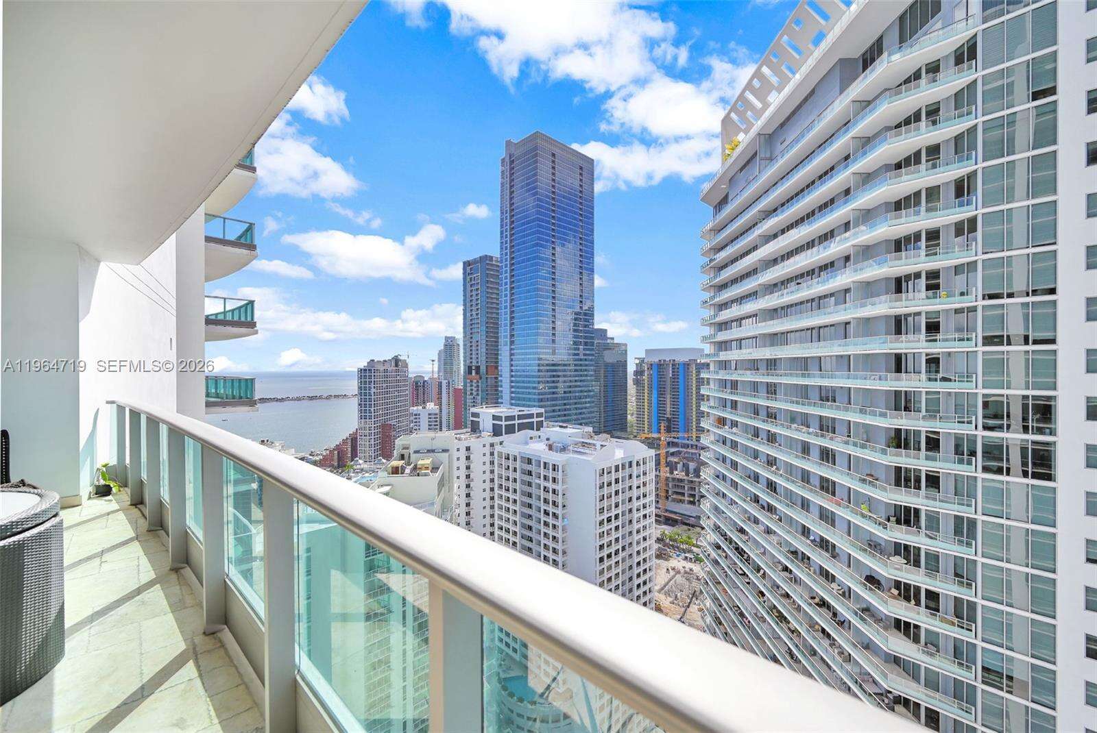 JADE RESIDENCES AT BRICKELL BAY - 1331 Brickell Bay Dr, Miami, FL 33131 | Picture 9