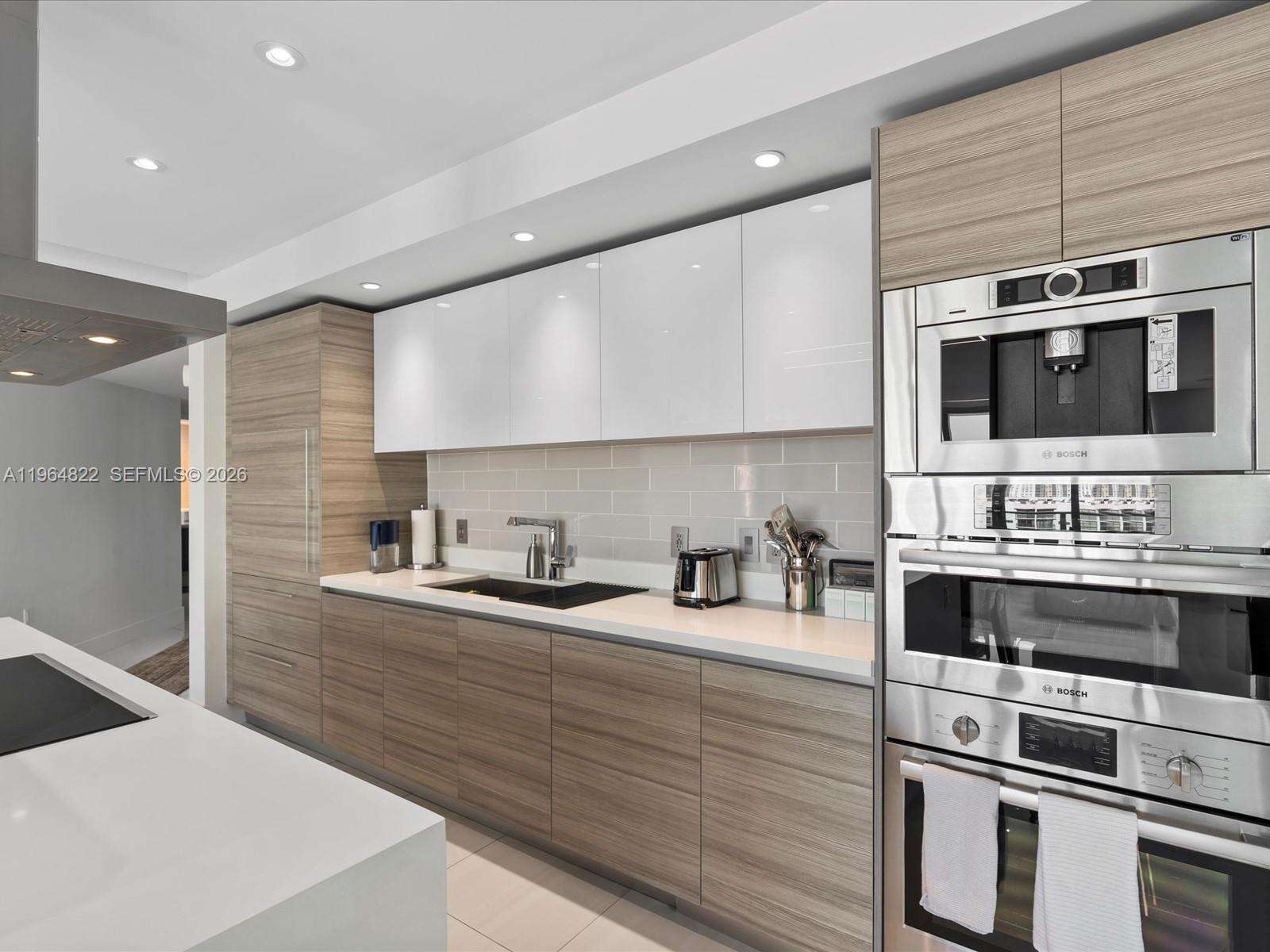 PARQUE TOWERS - 300 Sunny Isles Blvd, Sunny Isles Beach, FL 33160 | Picture 4