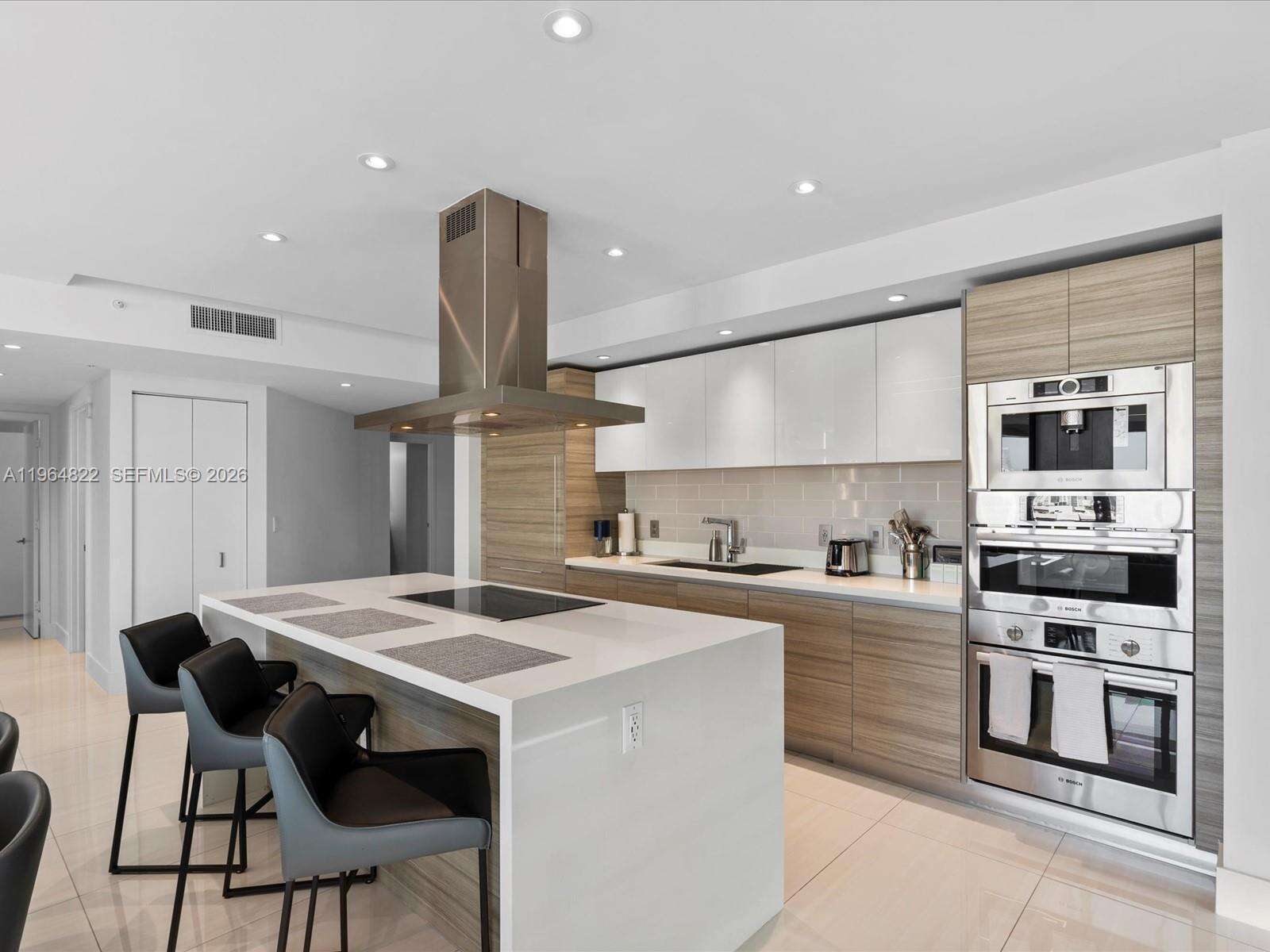 PARQUE TOWERS - 300 Sunny Isles Blvd, Sunny Isles Beach, FL 33160 | Picture 5