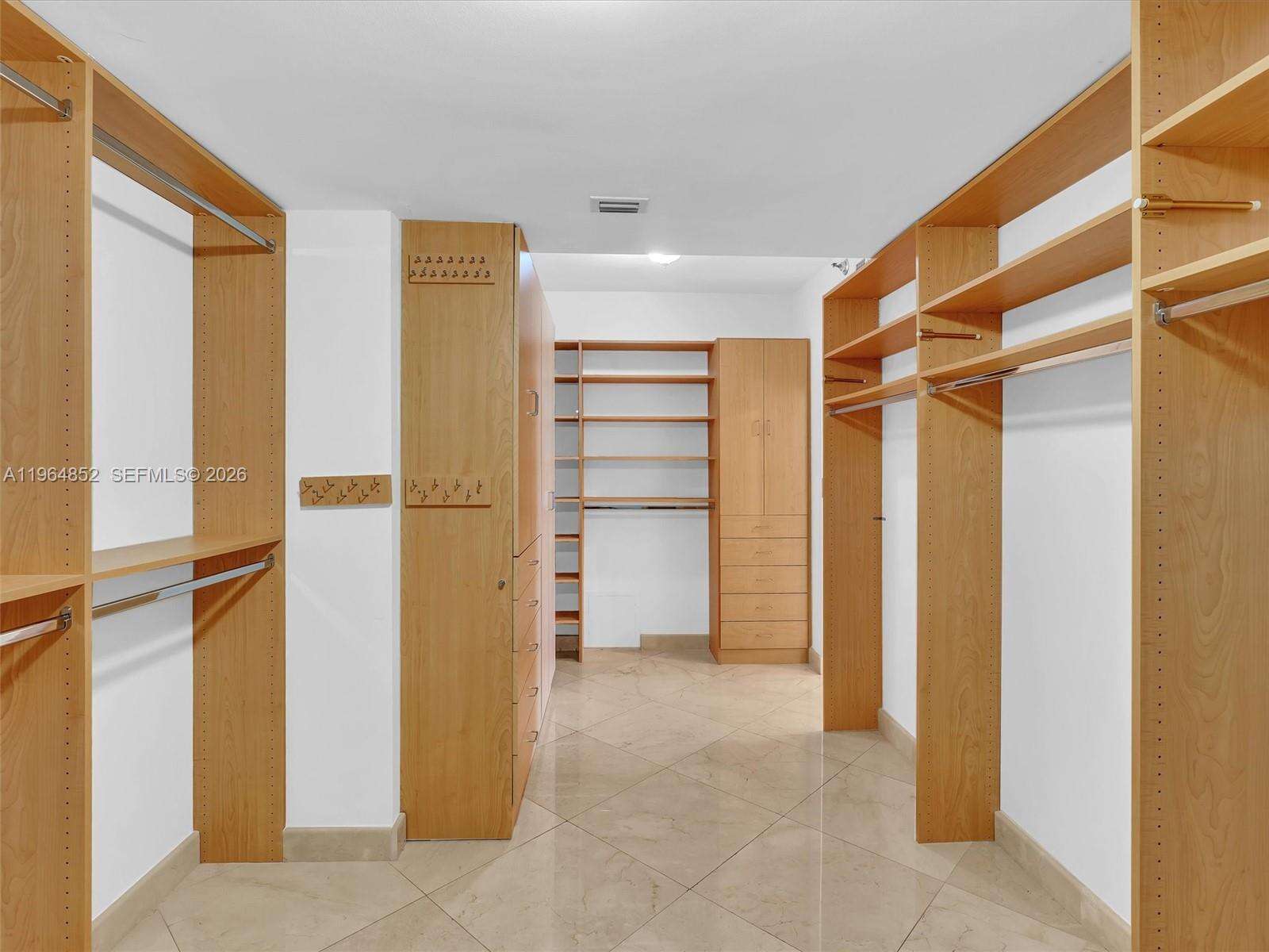 ATLANTIC II AT THE POINT - 21150 Point Pl, Aventura, FL 33180 | Picture 14