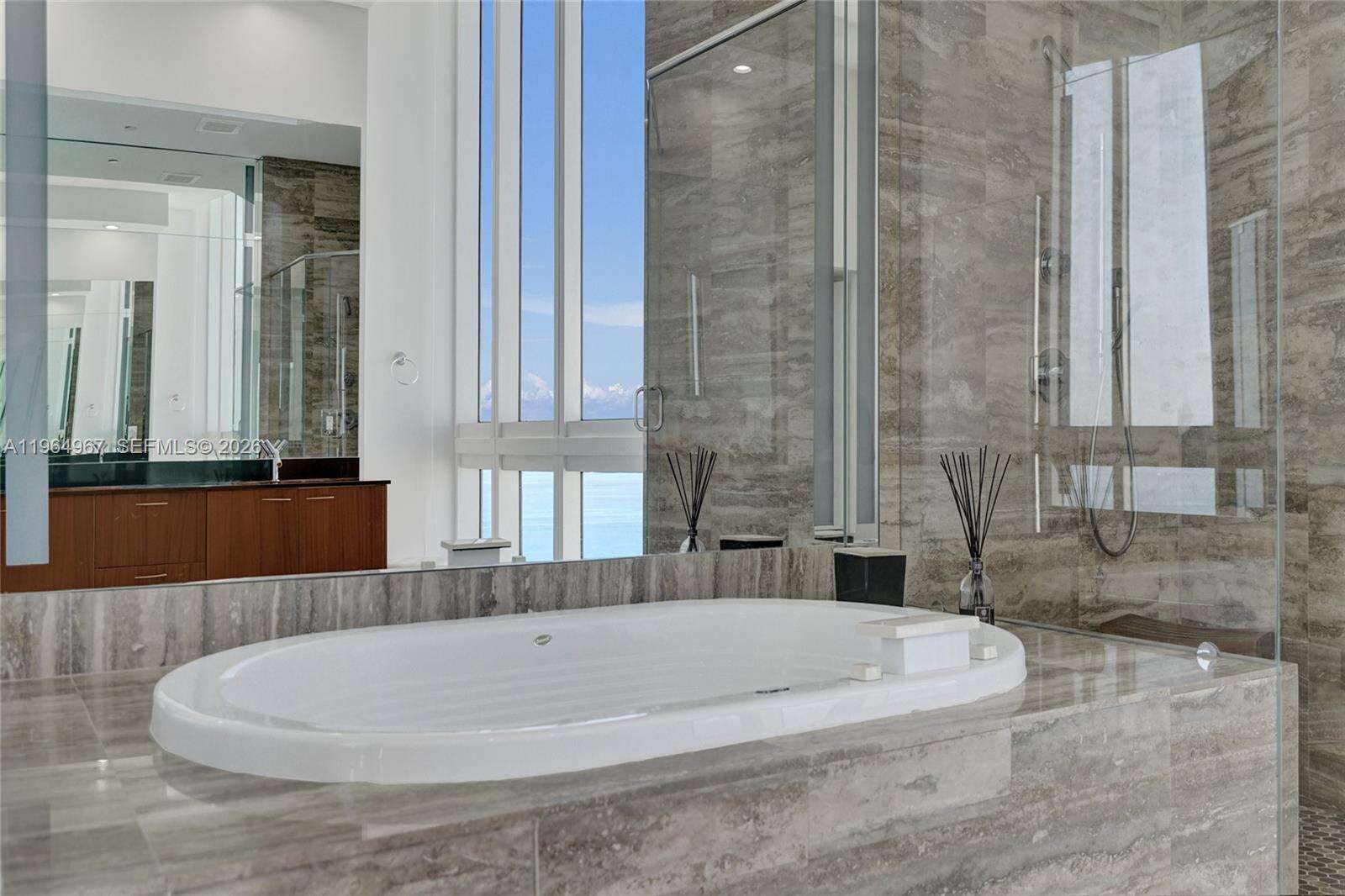 TDR TOWER II - 15901 Collins Ave, Sunny Isles Beach, FL 33160 | Picture 32