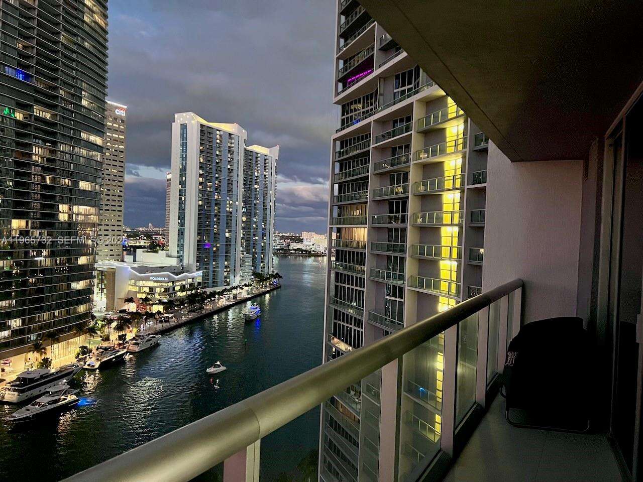 Icon Brickell 1 at 475 Brickell Ave, Miami, FL 33131 - For Sale photo 1