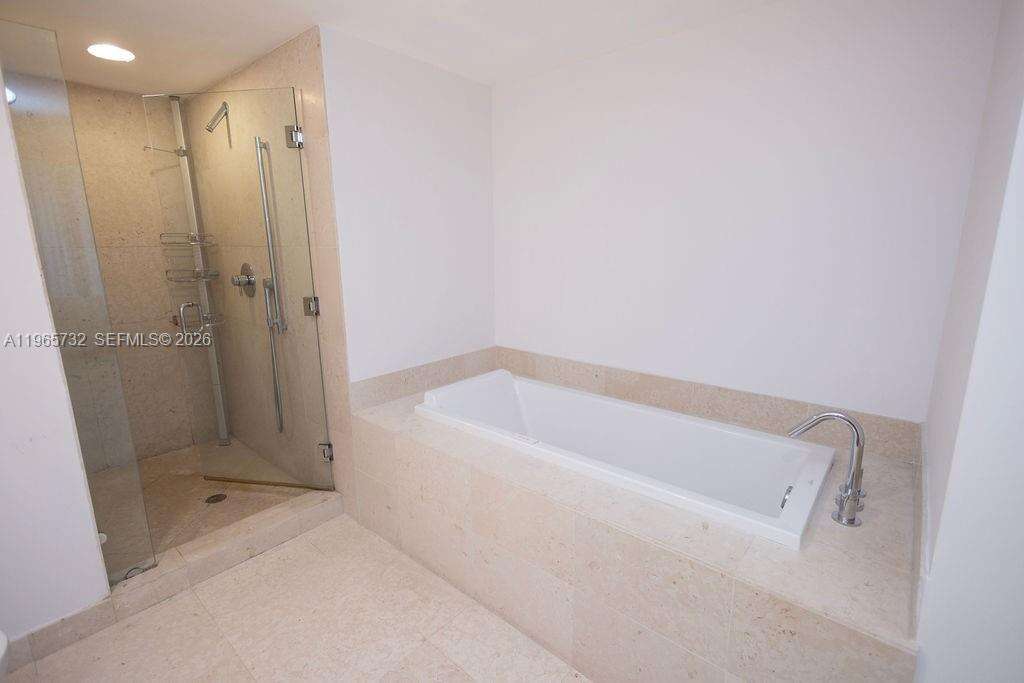 Icon Brickell 1 at 475 Brickell Ave, Miami, FL 33131 - For Sale photo 12