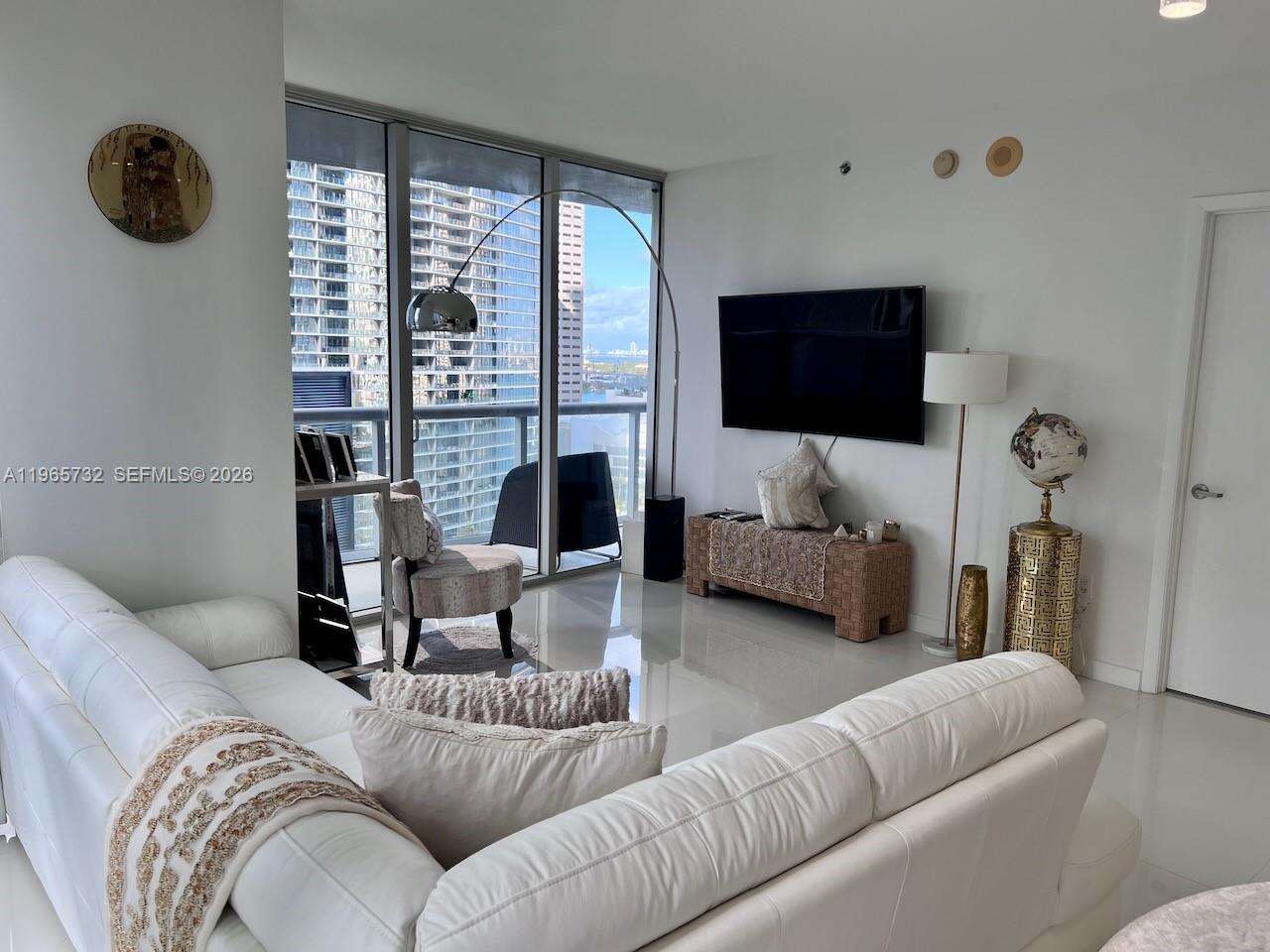 Icon Brickell 1 at 475 Brickell Ave, Miami, FL 33131 - For Sale photo 5