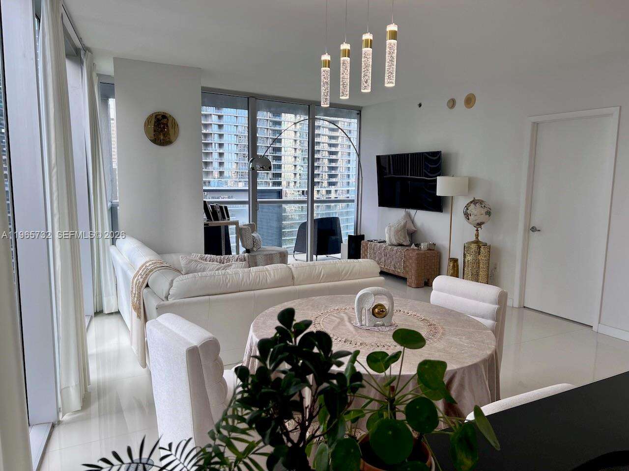 Icon Brickell 1 at 475 Brickell Ave, Miami, FL 33131 - For Sale photo 6