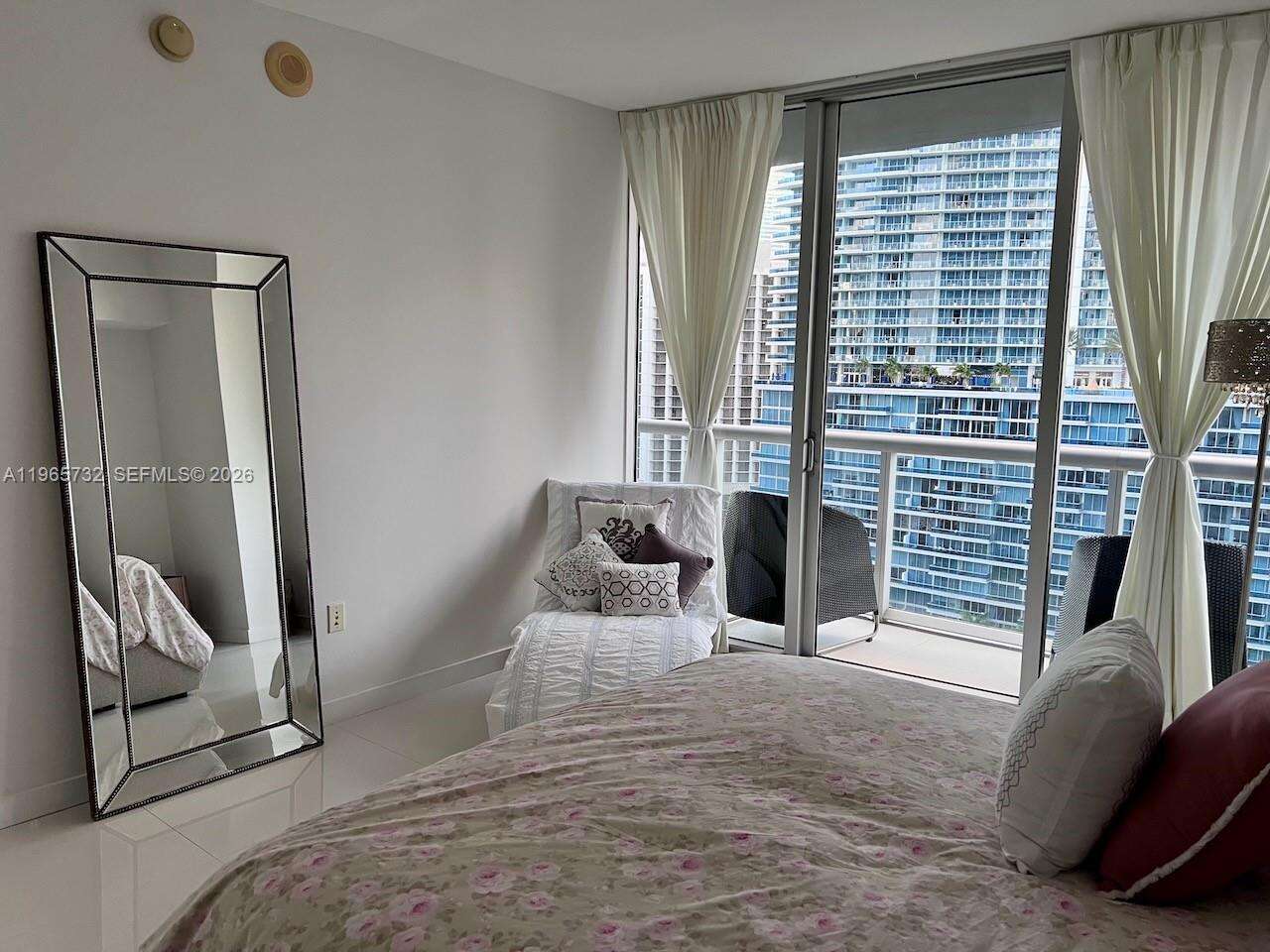 Icon Brickell 1 at 475 Brickell Ave, Miami, FL 33131 - For Sale photo 10