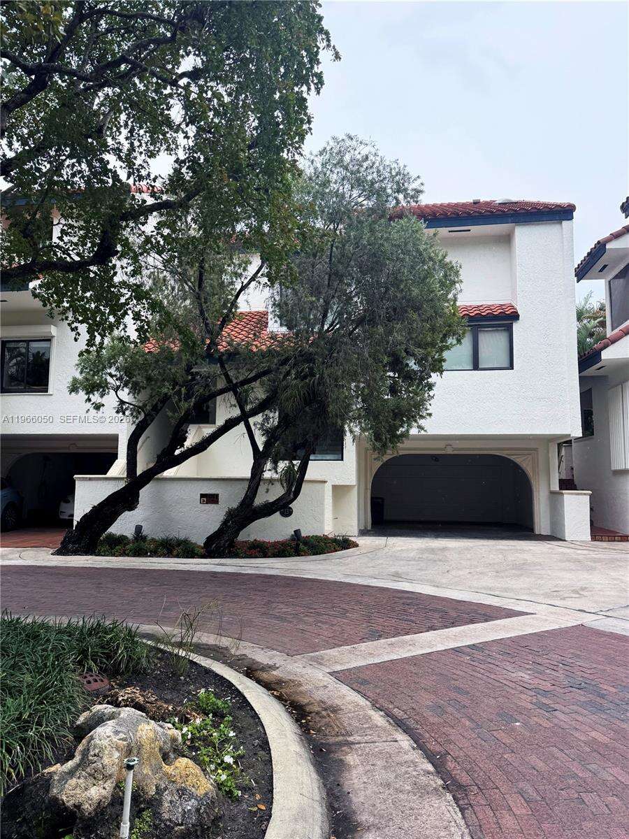 L Hermitage Condos for Sale & Rent | Picture 1