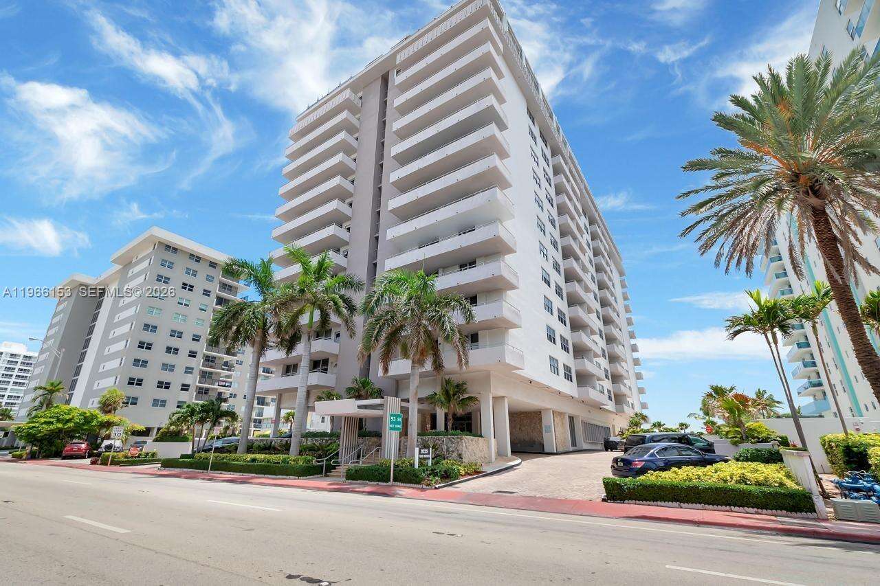Four Winds Condos for Sale & Rent | Picture 1