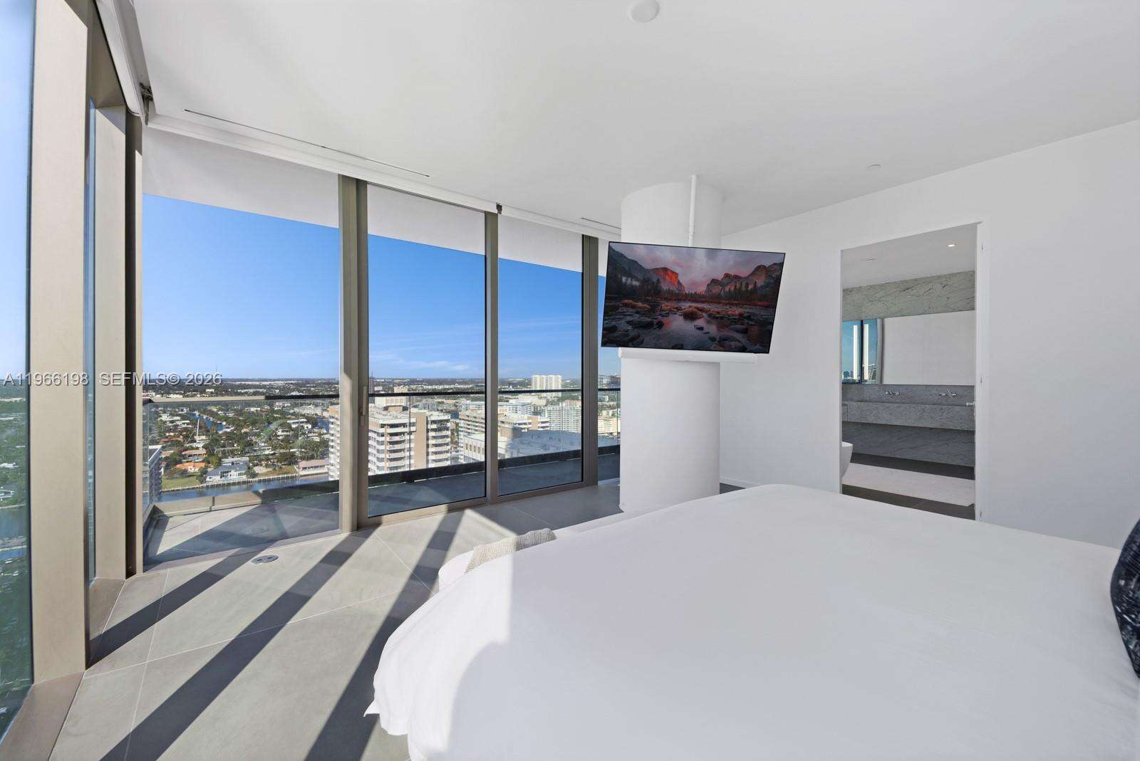 2000 OCEAN - 2000 Ocean Dr, Hallandale Beach, FL 33009 | Picture 19